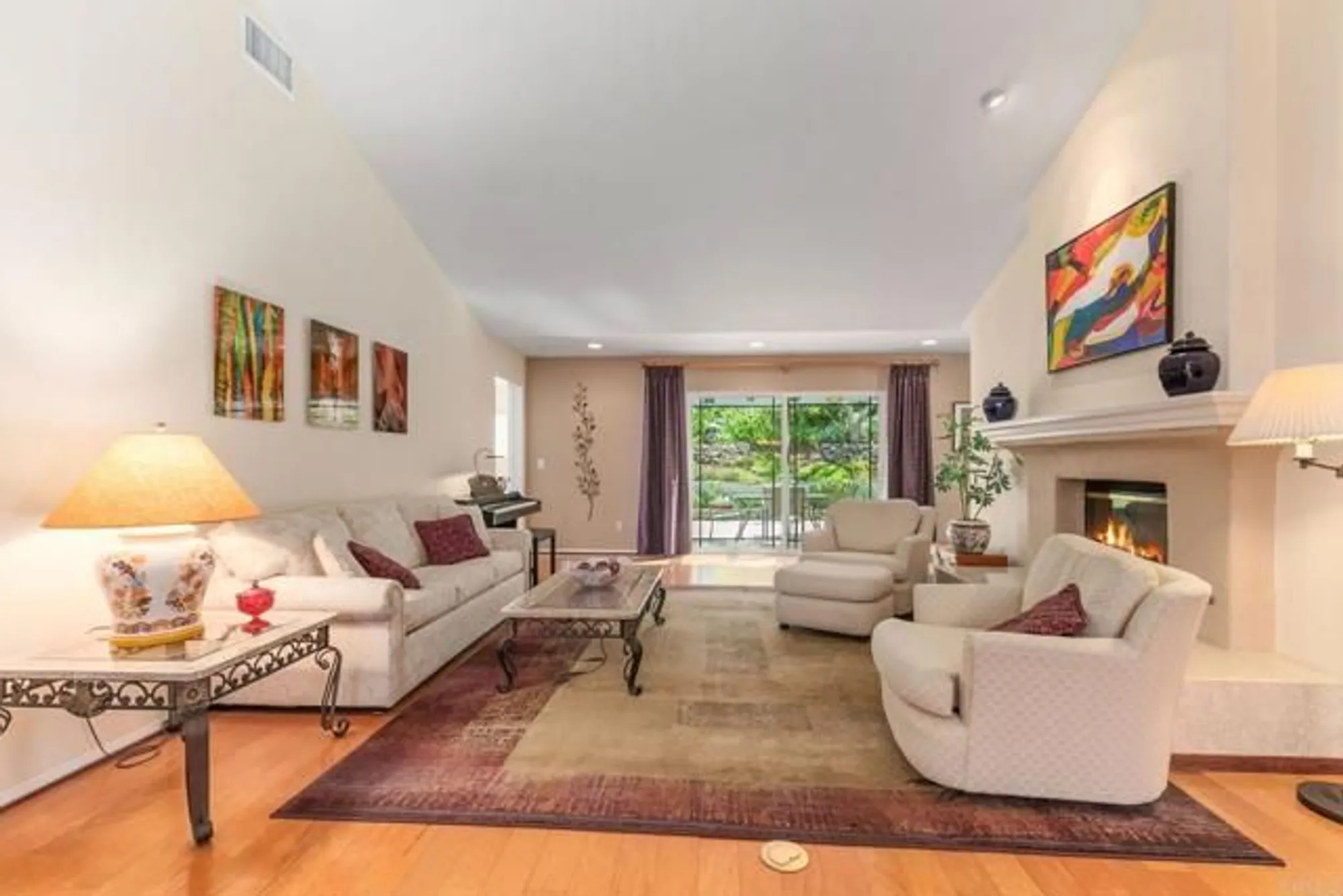 Property Slideshow image 7 of 33 | 1911 la subida way, San Marcos, CA, 92078