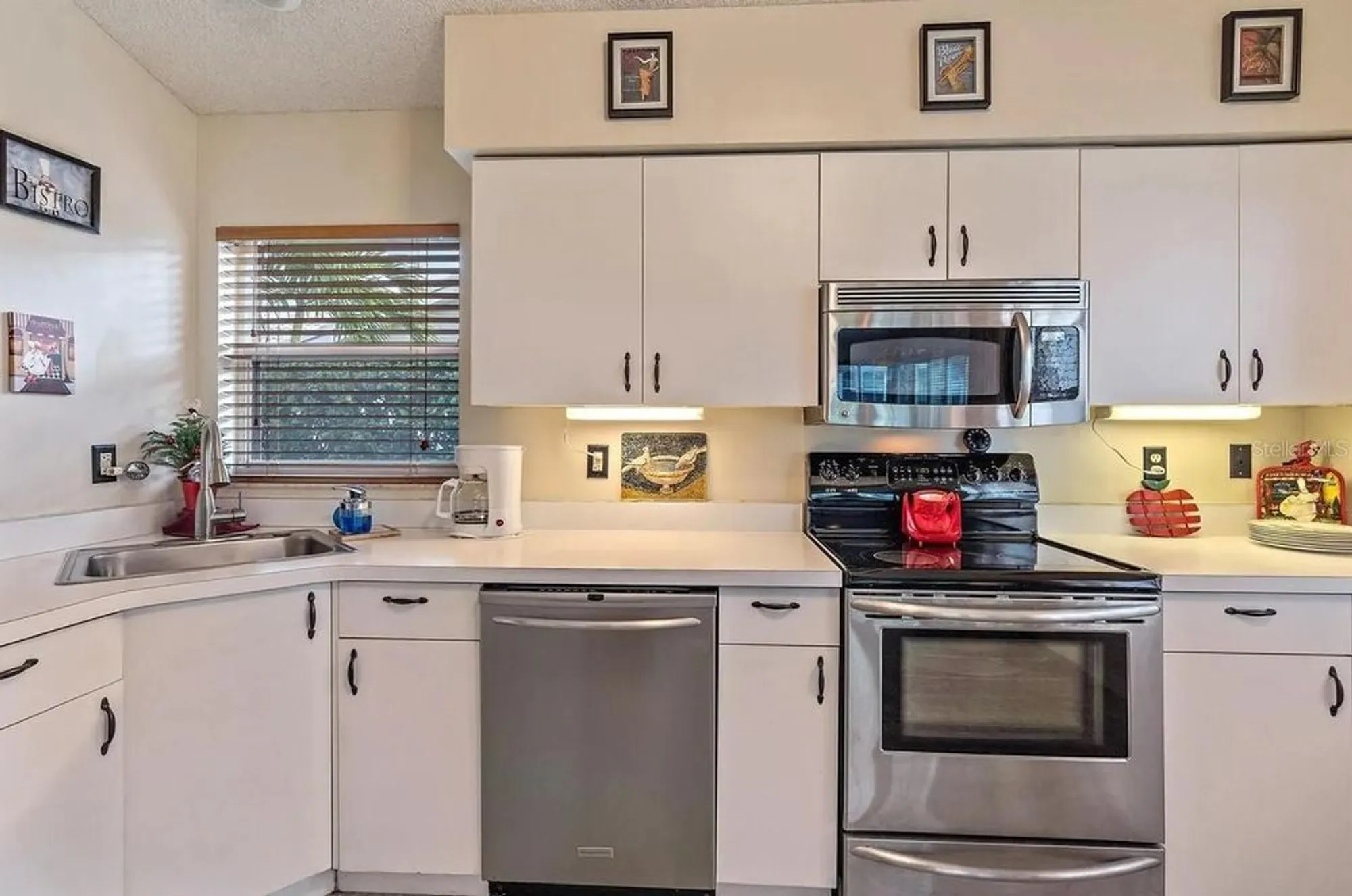 Property Slideshow image 23 of 50 | 5508 gardens dr, Sarasota, FL, 34243