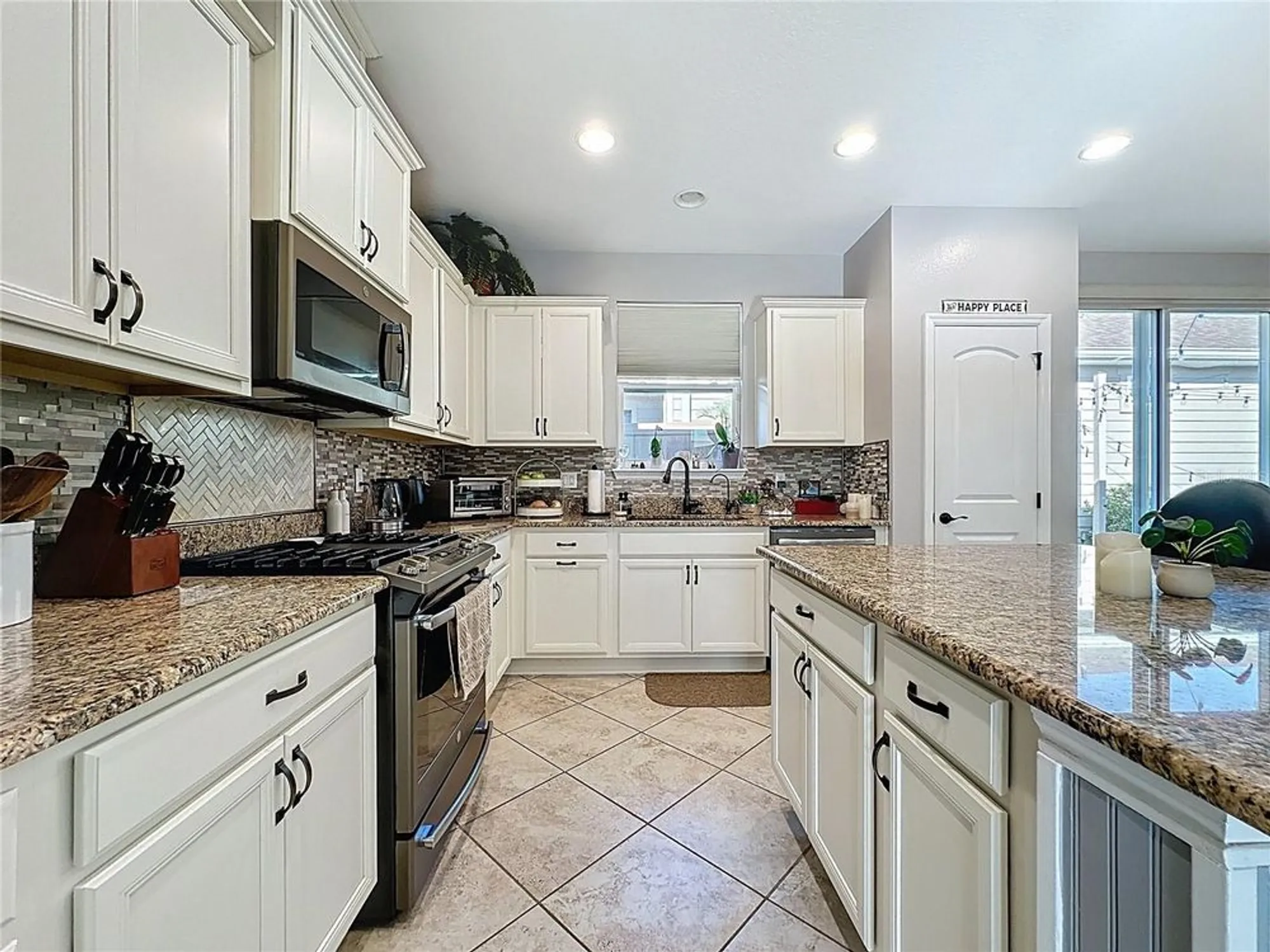 Property Slideshow image 14 of 79 | 373 alcove dr, Groveland, FL, 34736