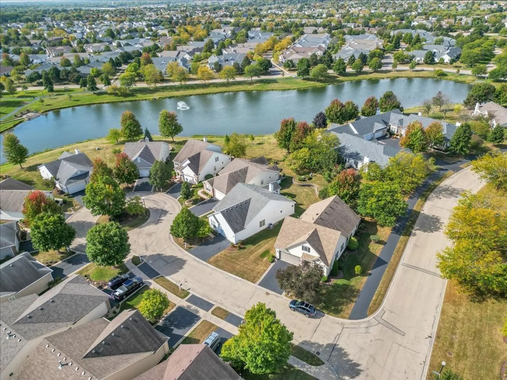 Property Slideshow image 27 of 28 | 16012 carillon lakes ct, Crest Hill, IL, 60403