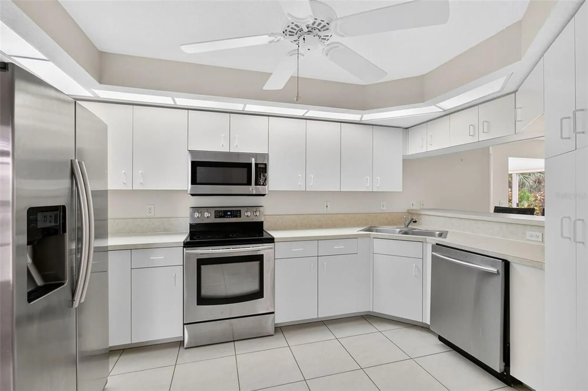Property Slideshow image 11 of 40 | 813 montrose dr 104, Venice, FL, 34293