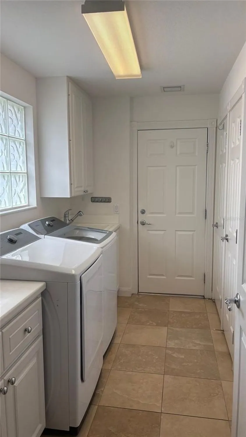 Property Slideshow image 19 of 46 | 11887 delfina ln, Orlando, FL, 32827