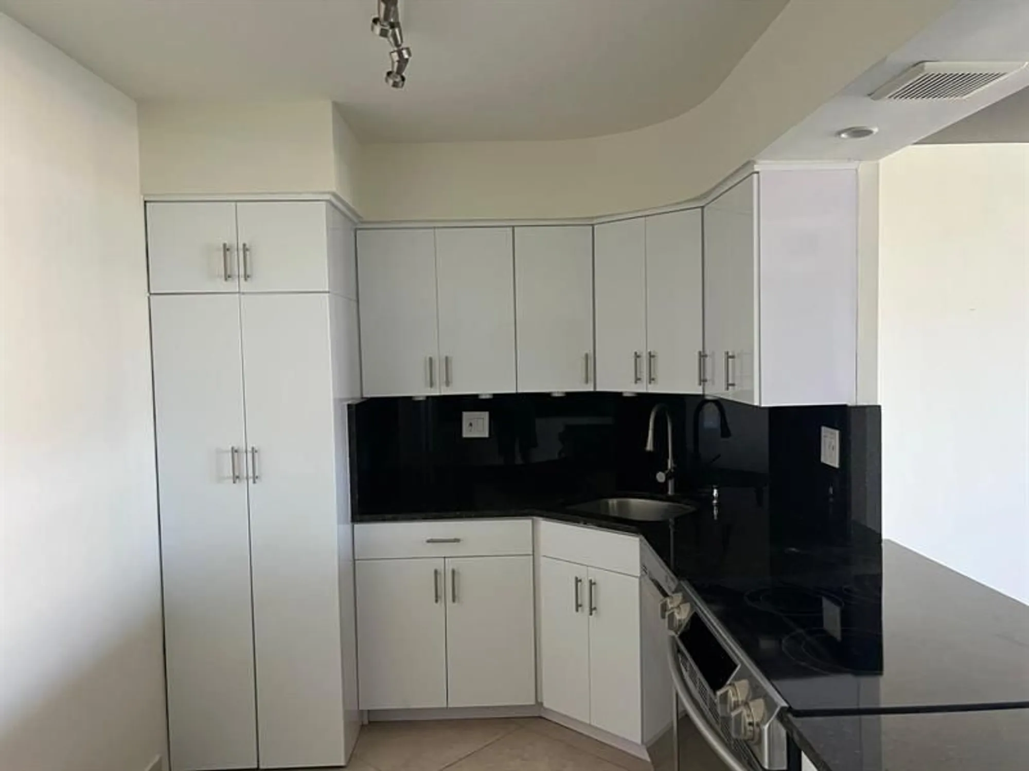 Property Slideshow image 22 of 39 | 3233 ne 34th st apt 1404, Fort Lauderdale, FL, 33308