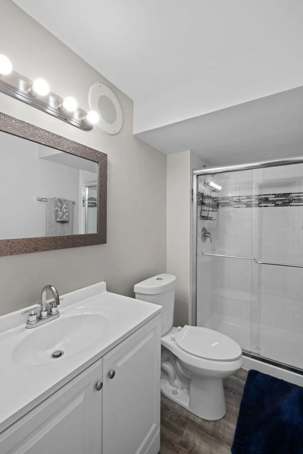 Property Slideshow image 14 of 31 | 429 valley view rd, Lake Barrington, IL, 60010