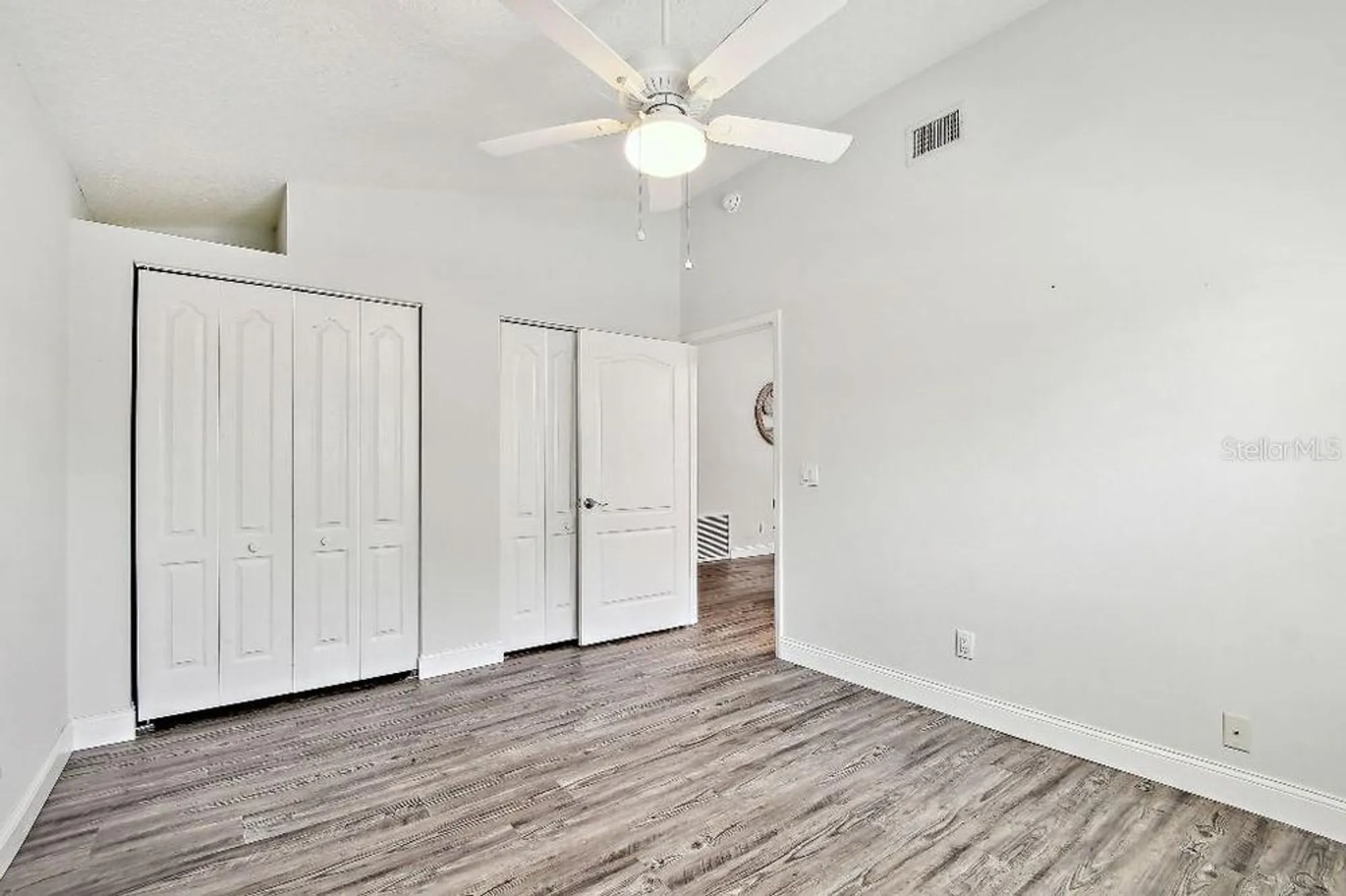 Property Slideshow image 9 of 23 | 2291 americus blvd 41, Clearwater, FL, 33763