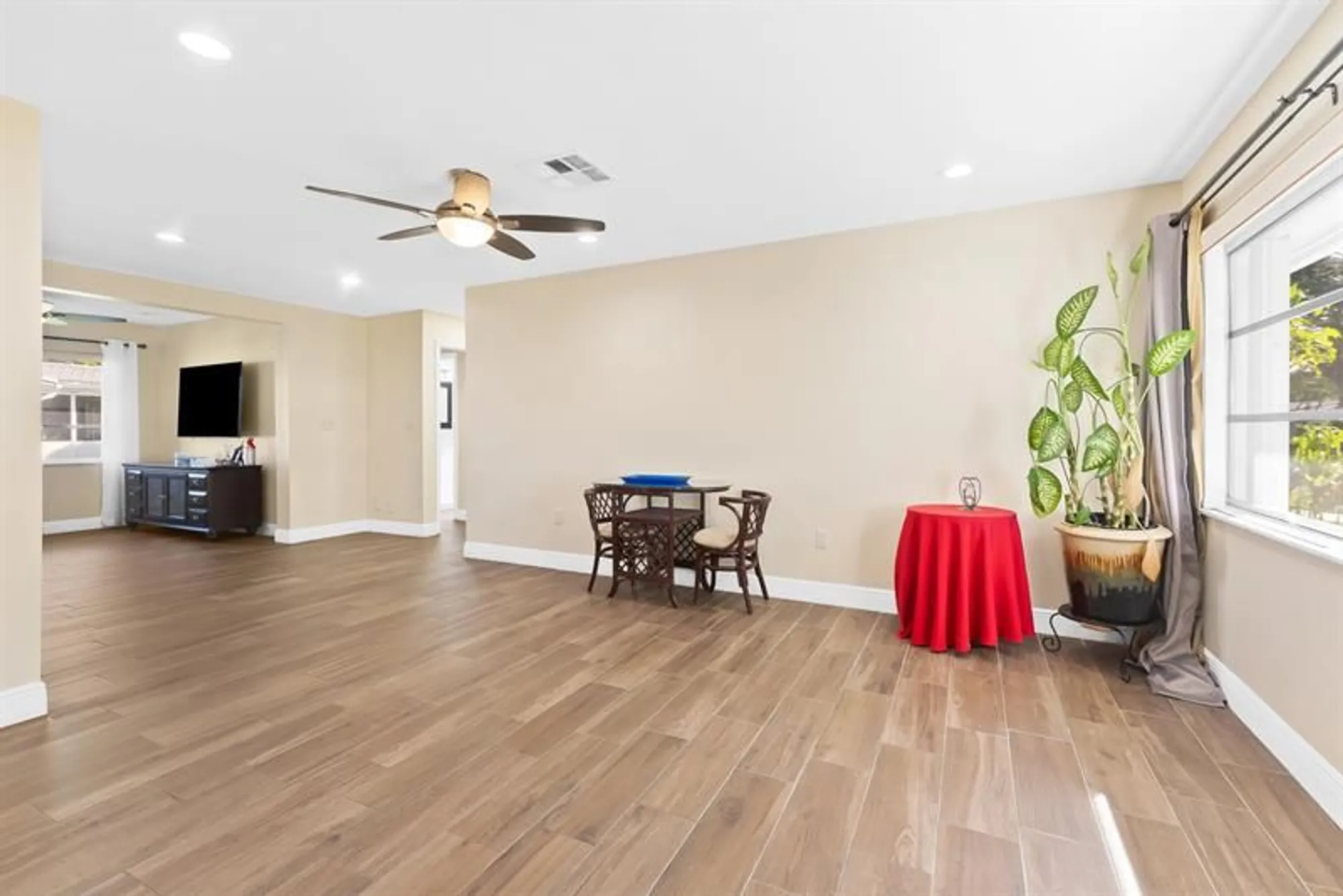 Property Slideshow image 4 of 34 | 8851 nw 15th st, Plantation, FL, 33322