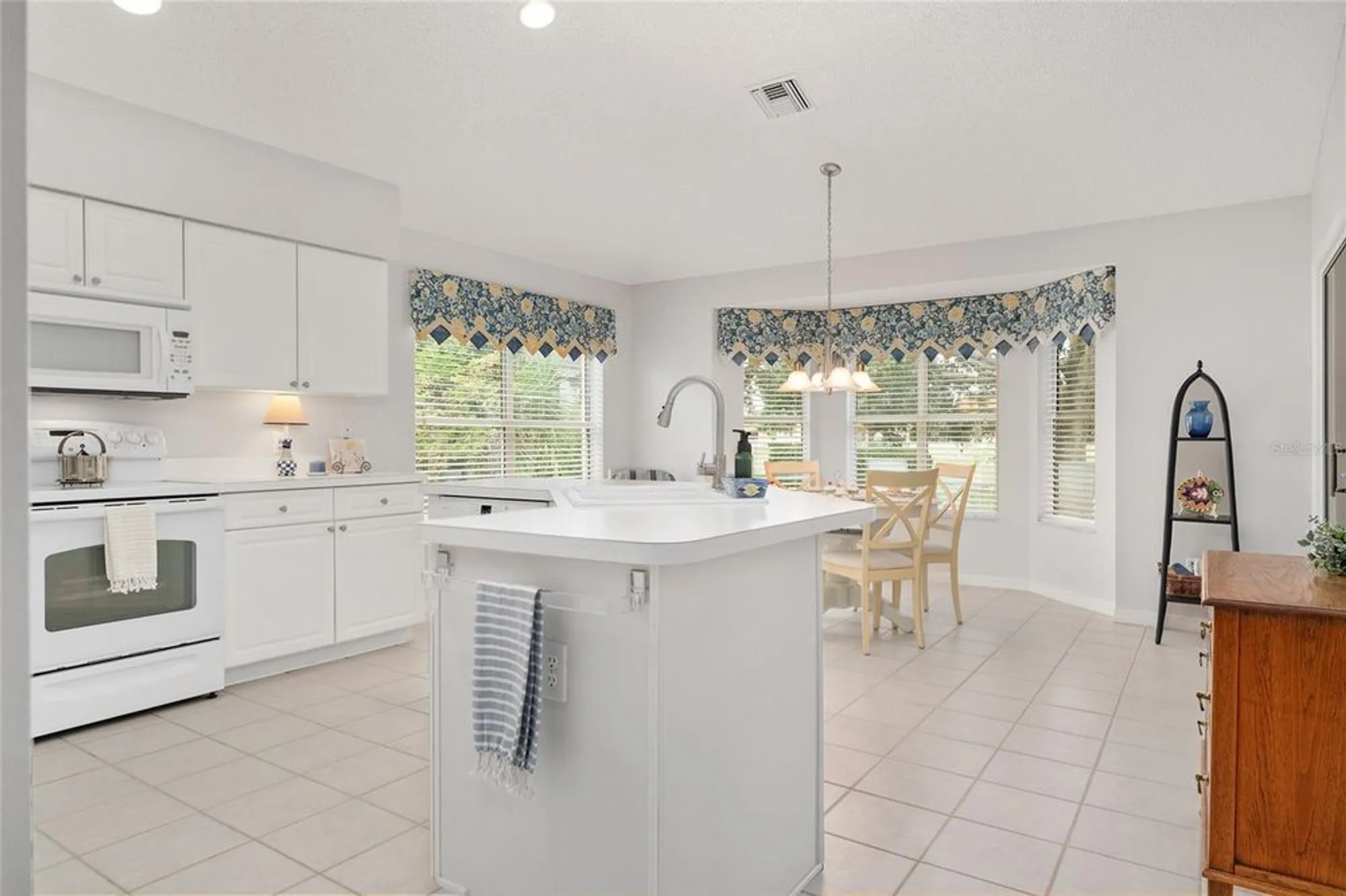 Property Slideshow image 10 of 52 | 1952 palo alto ave, The Villages, FL, 32159