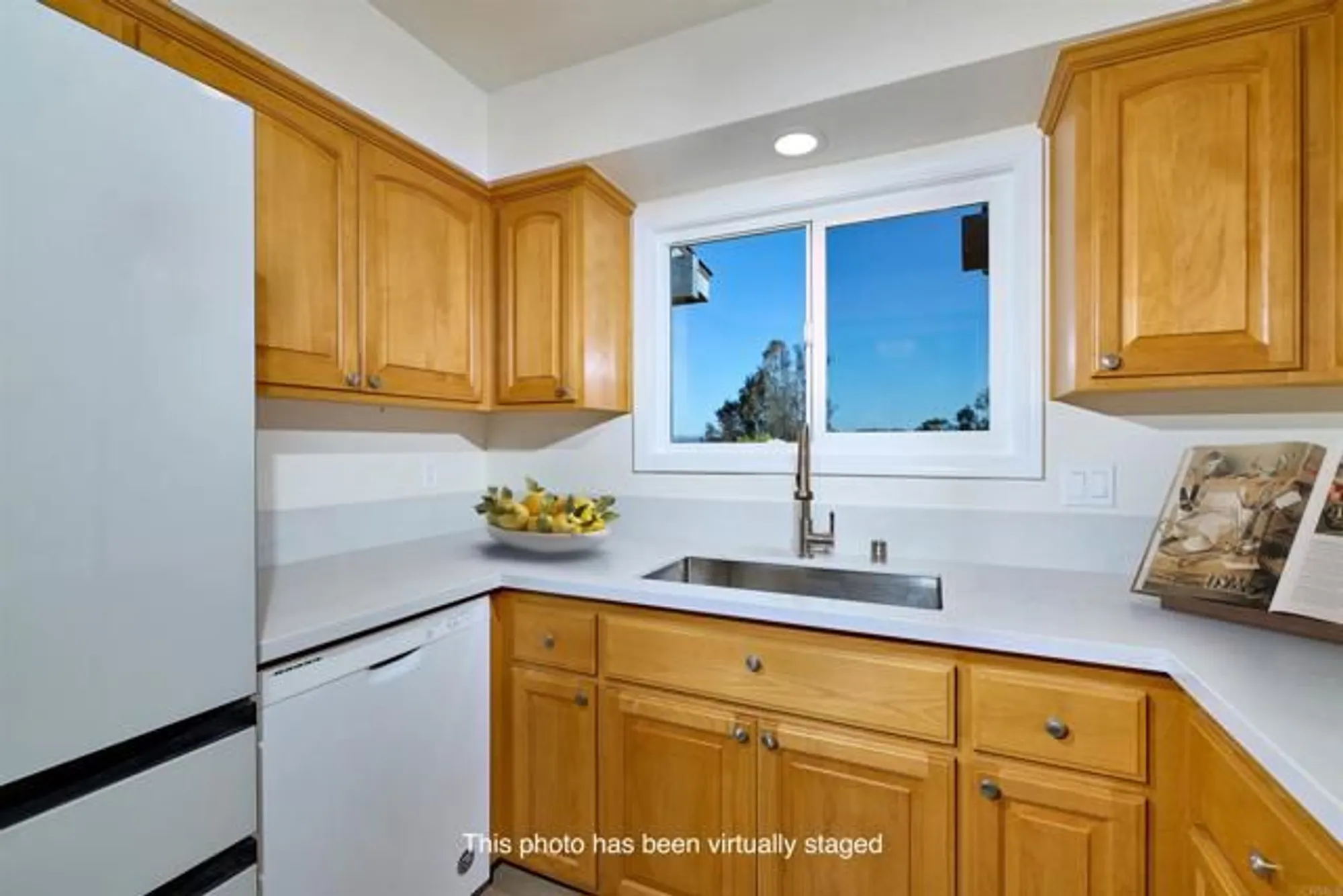Property Slideshow image 8 of 23 | 942 royal tern way, Oceanside, CA, 92057