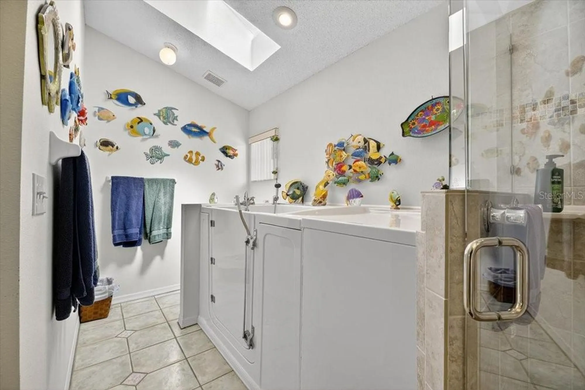 Property Slideshow image 22 of 54 | 1828 e del webb blvd, Sun City Center, FL, 33573