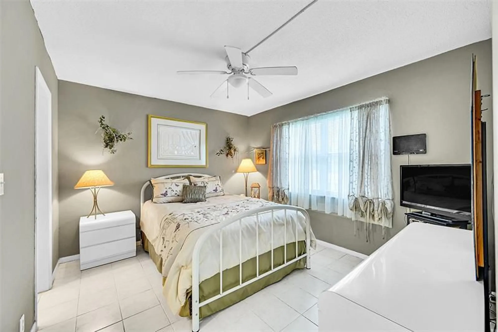 Property Slideshow image 14 of 43 | 2501 w golf blvd 229, Pompano Beach, FL, 33064