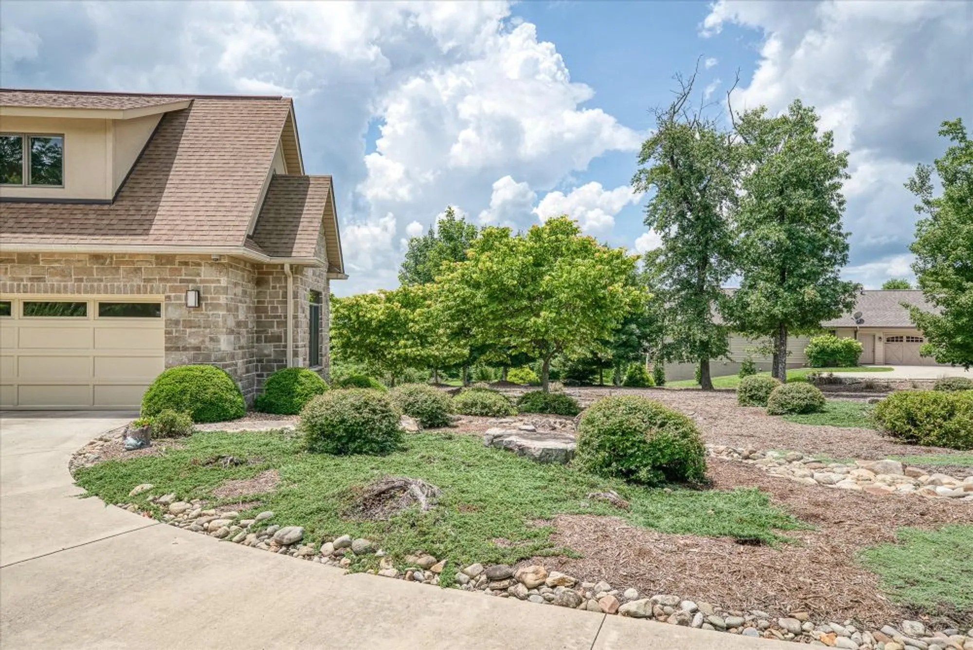 Property Slideshow image 21 of 81 | 61 bluff view ct, Crossville, TN, 38558