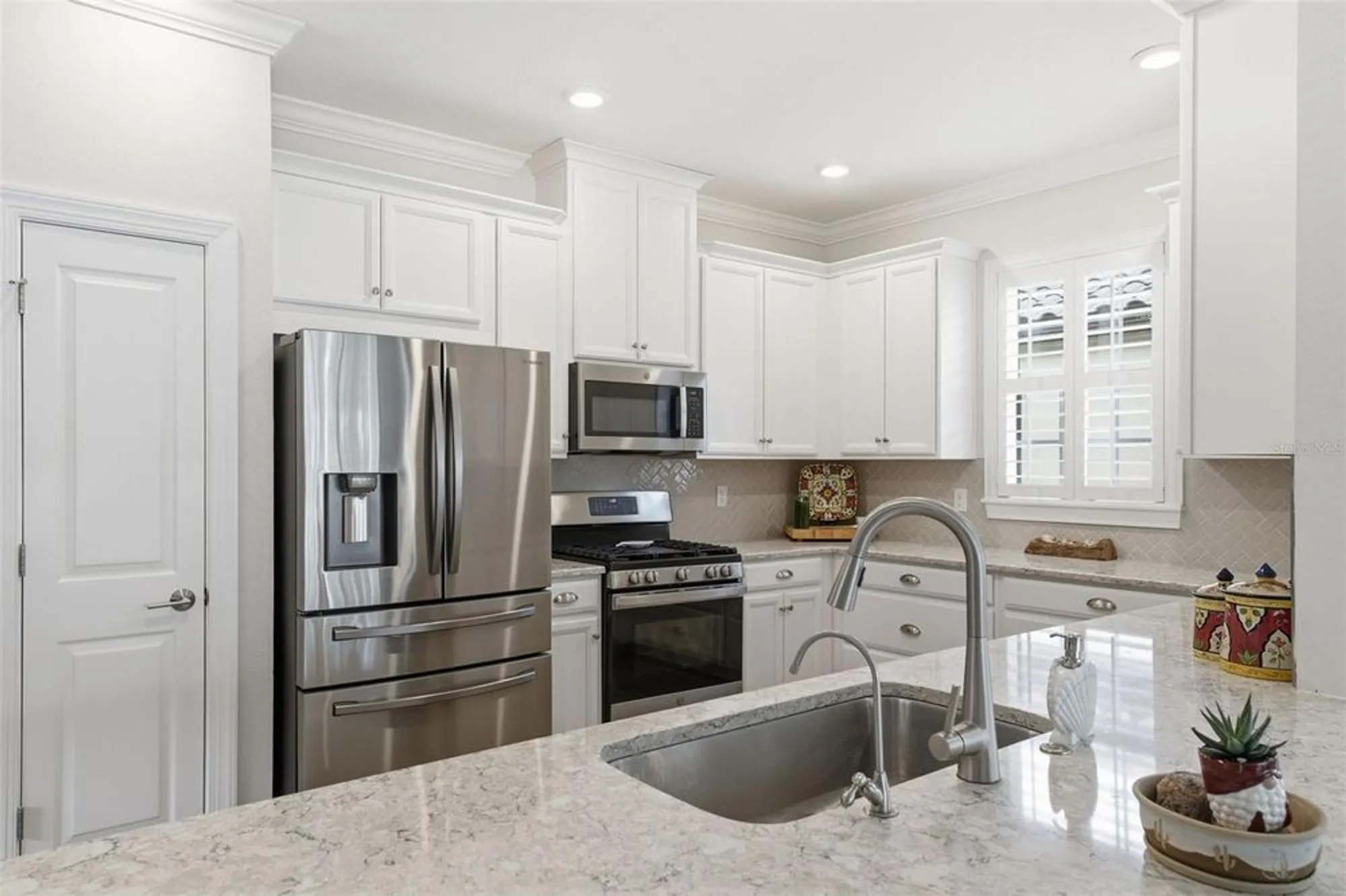 Property Slideshow image 11 of 41 | 2930 francoa dr, Odessa, FL, 33556