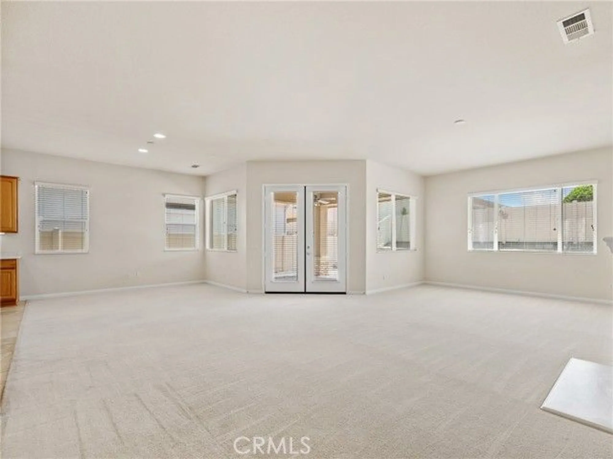 Property Slideshow image 14 of 38 | 19301 galloping hill rd, Apple Valley, CA, 92308