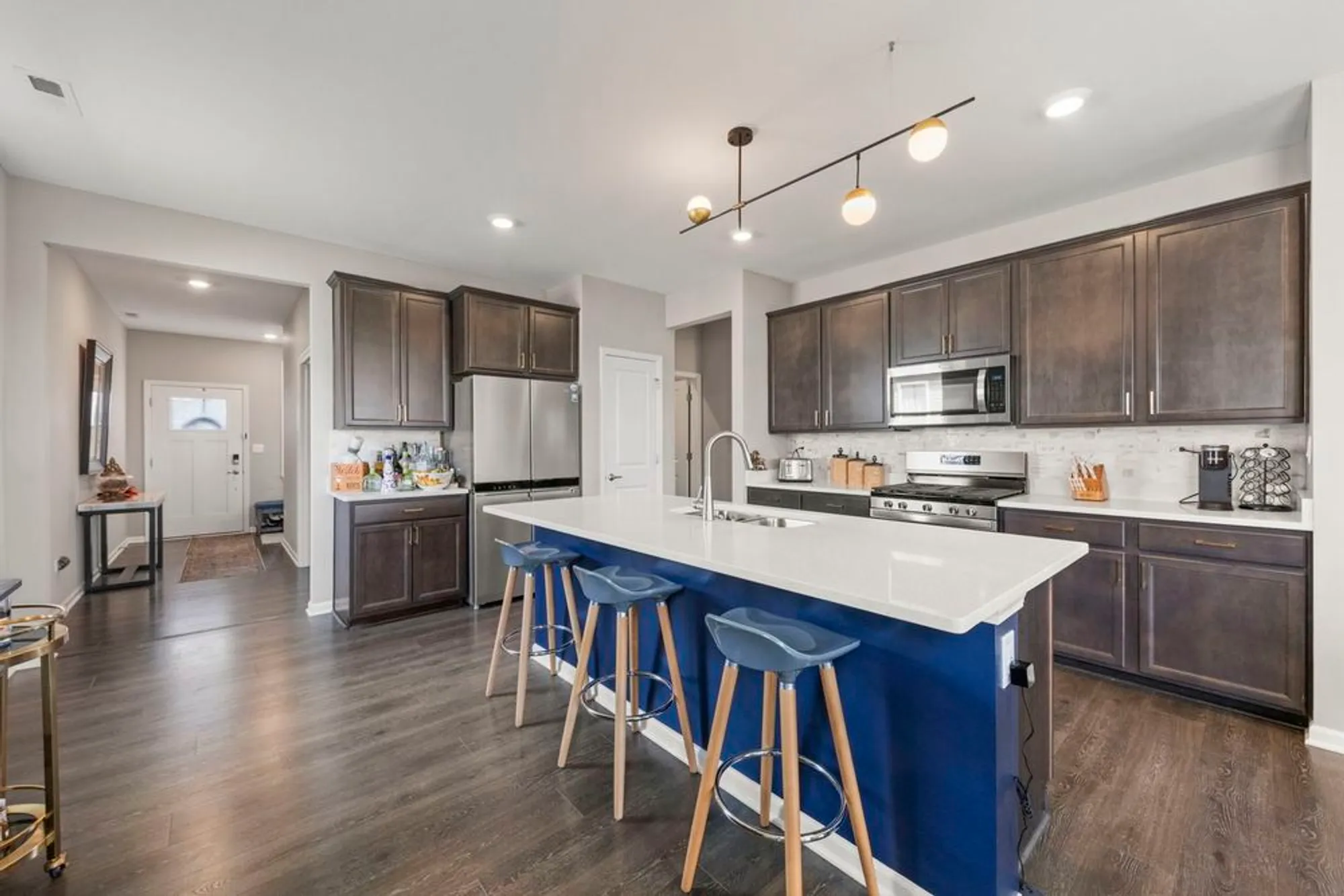 Property Slideshow image 10 of 25 | 1 savannah ct, Algonquin, IL, 60102