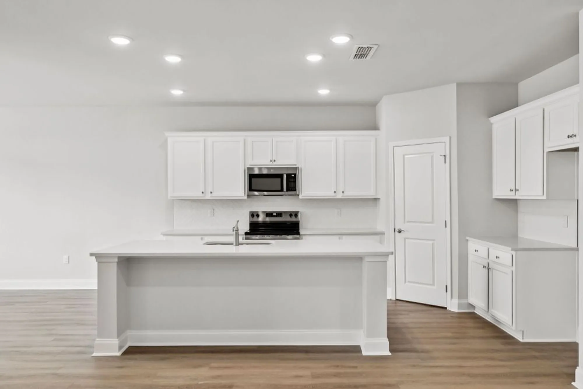 Property Slideshow image 14 of 49 | 304 stonehaus cir, Antioch, TN, 37013