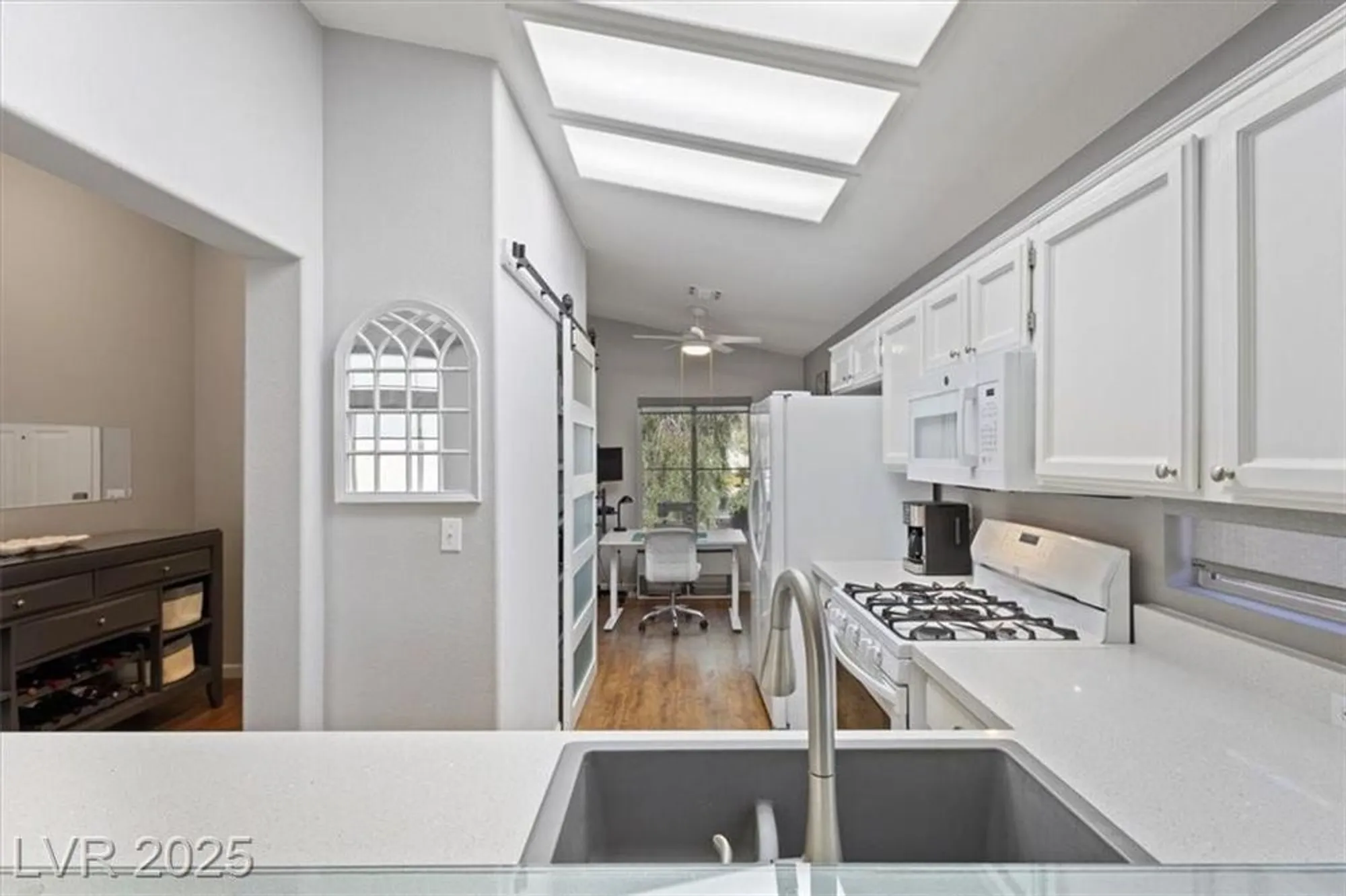 Property Slideshow image 6 of 36 | 2171 high mesa dr, Henderson, NV, 89012