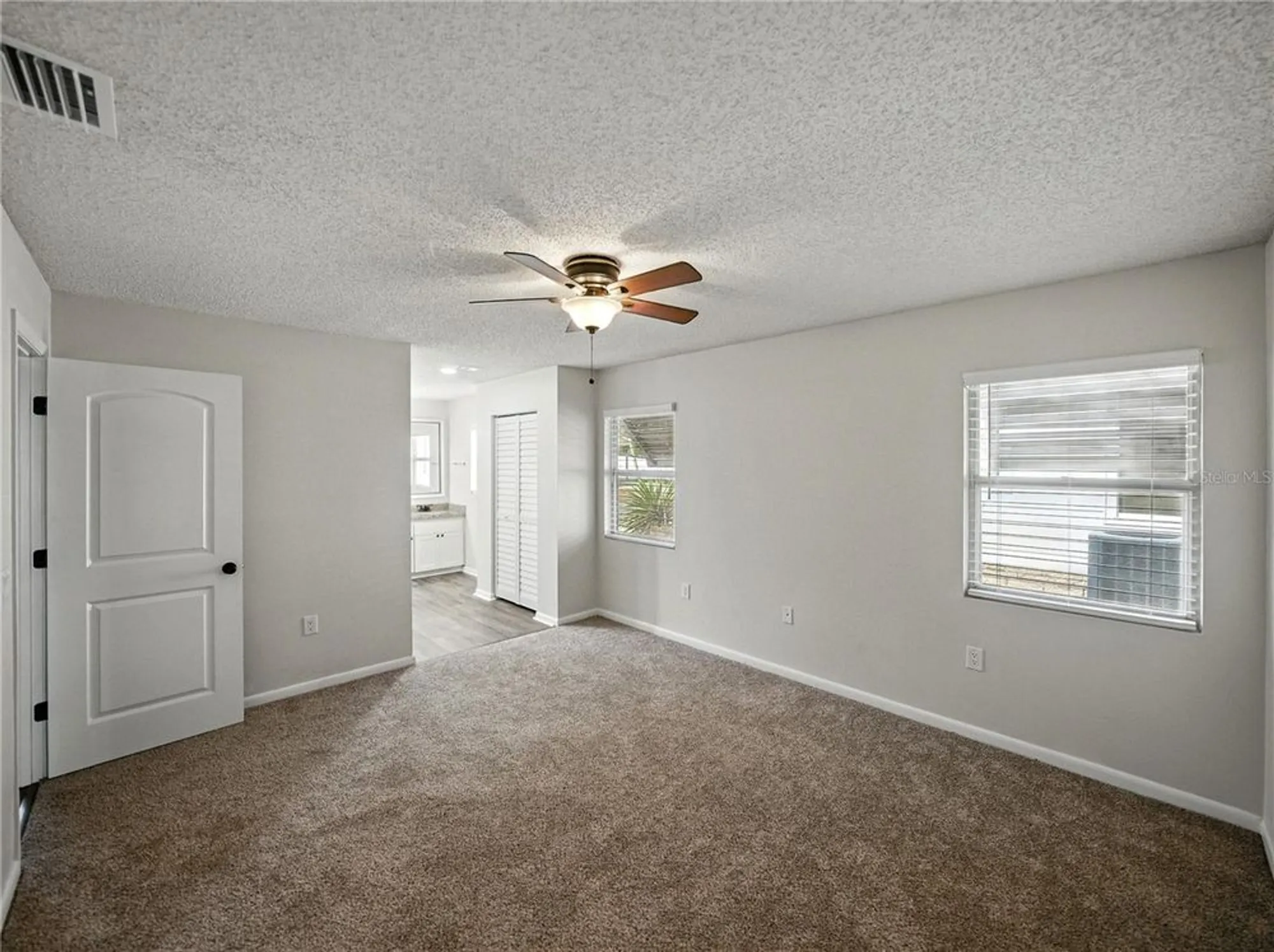 Property Slideshow image 23 of 55 | 4965 goldenview ln, Lakeland, FL, 33811