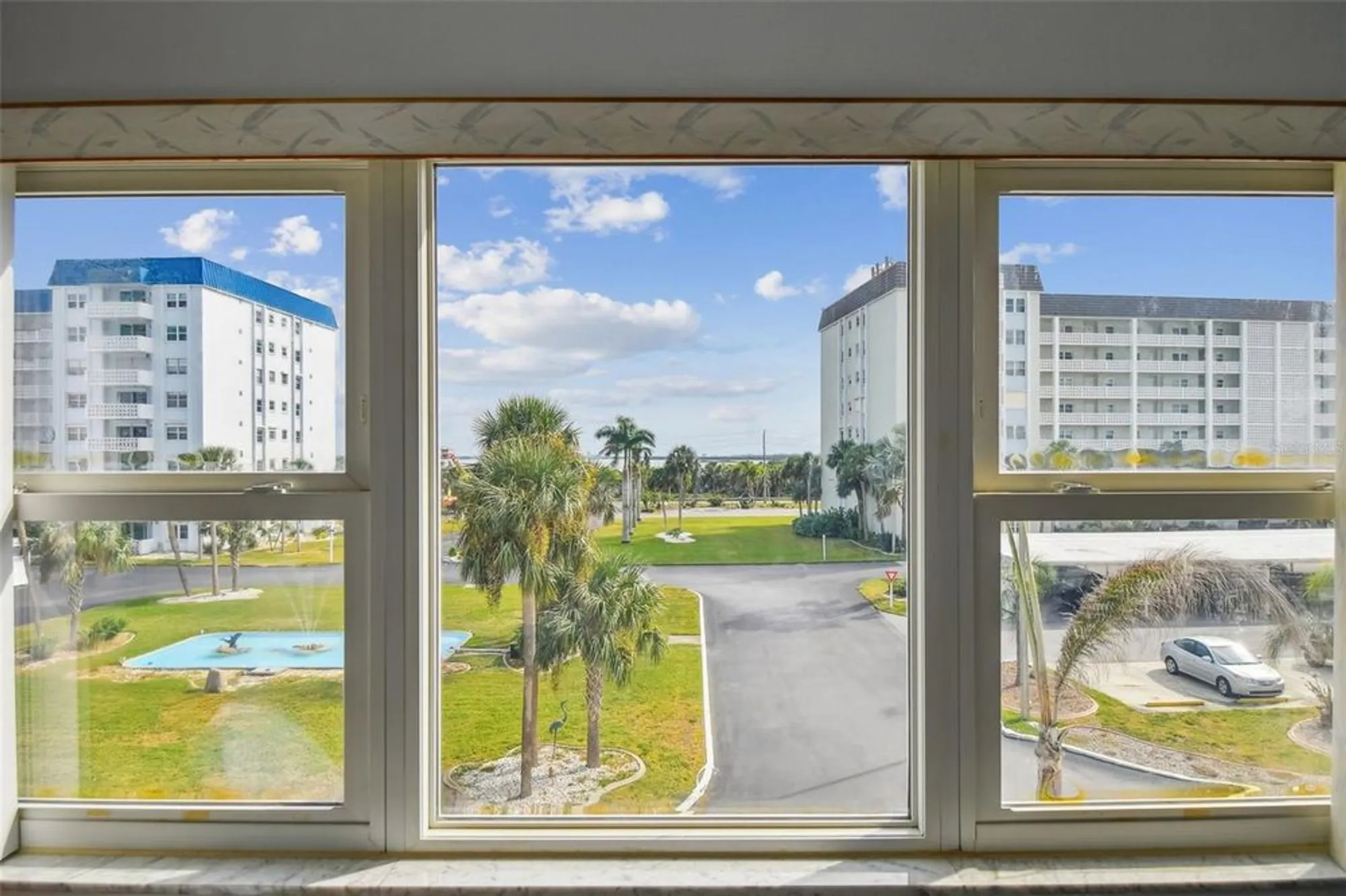 Property Slideshow image 16 of 59 | 8 glencoe pl 307, Dunedin, FL, 34698