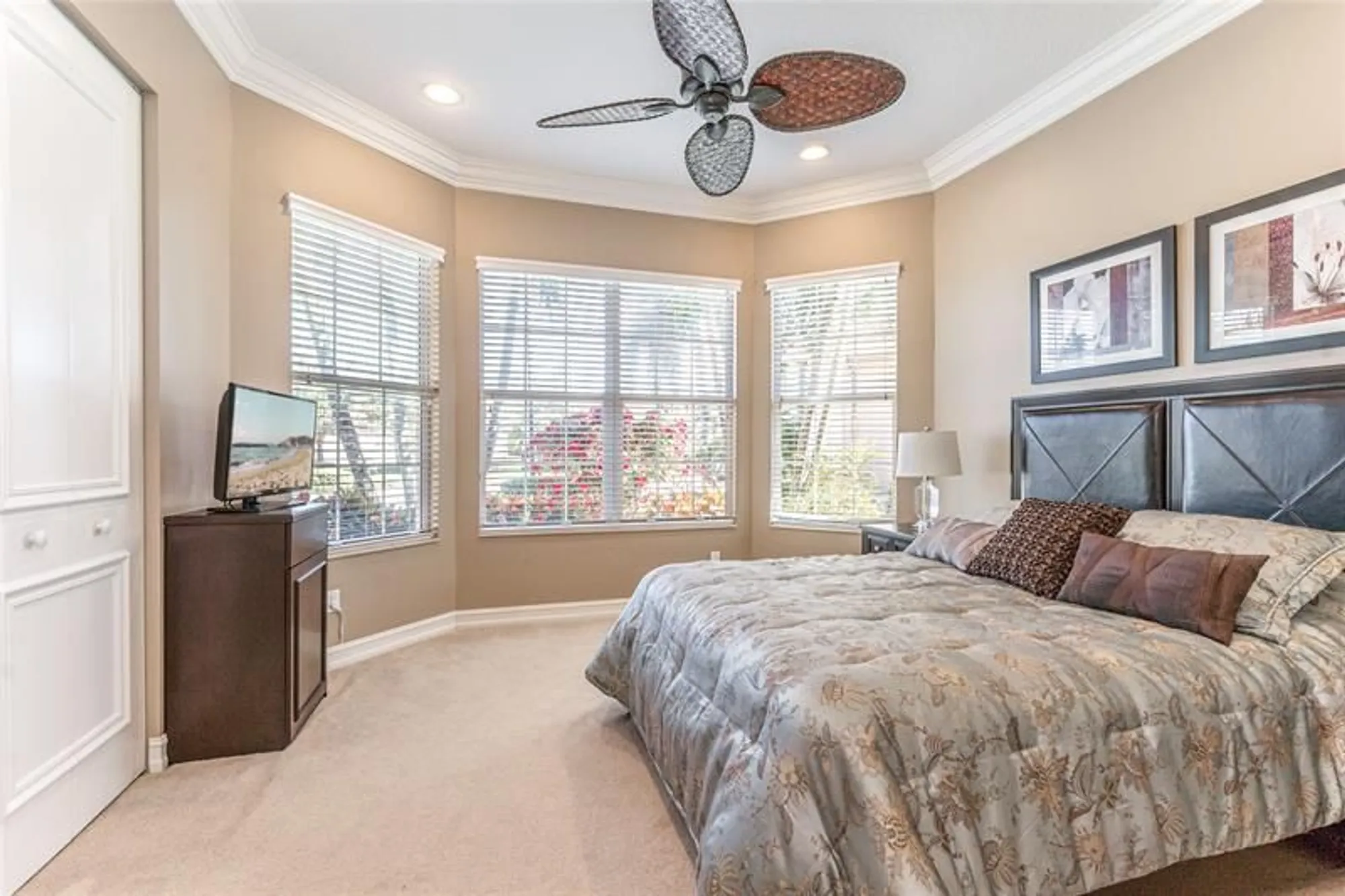 Property Slideshow image 22 of 40 | 10576 whitewind cir, Boynton Beach, FL, 33473