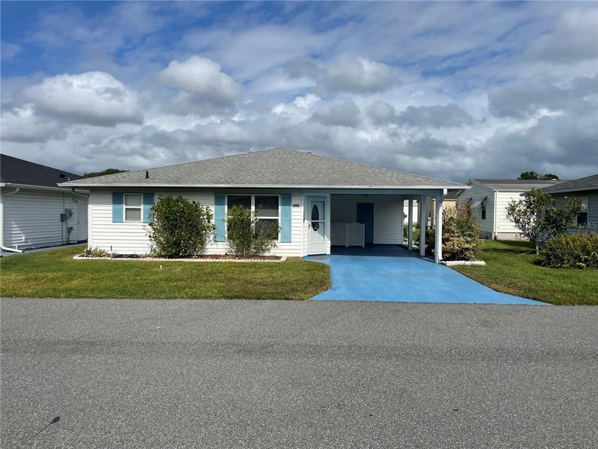 Property Slideshow image 3 of 59 | 1690 colonnades cir, Lakeland, FL, 33811