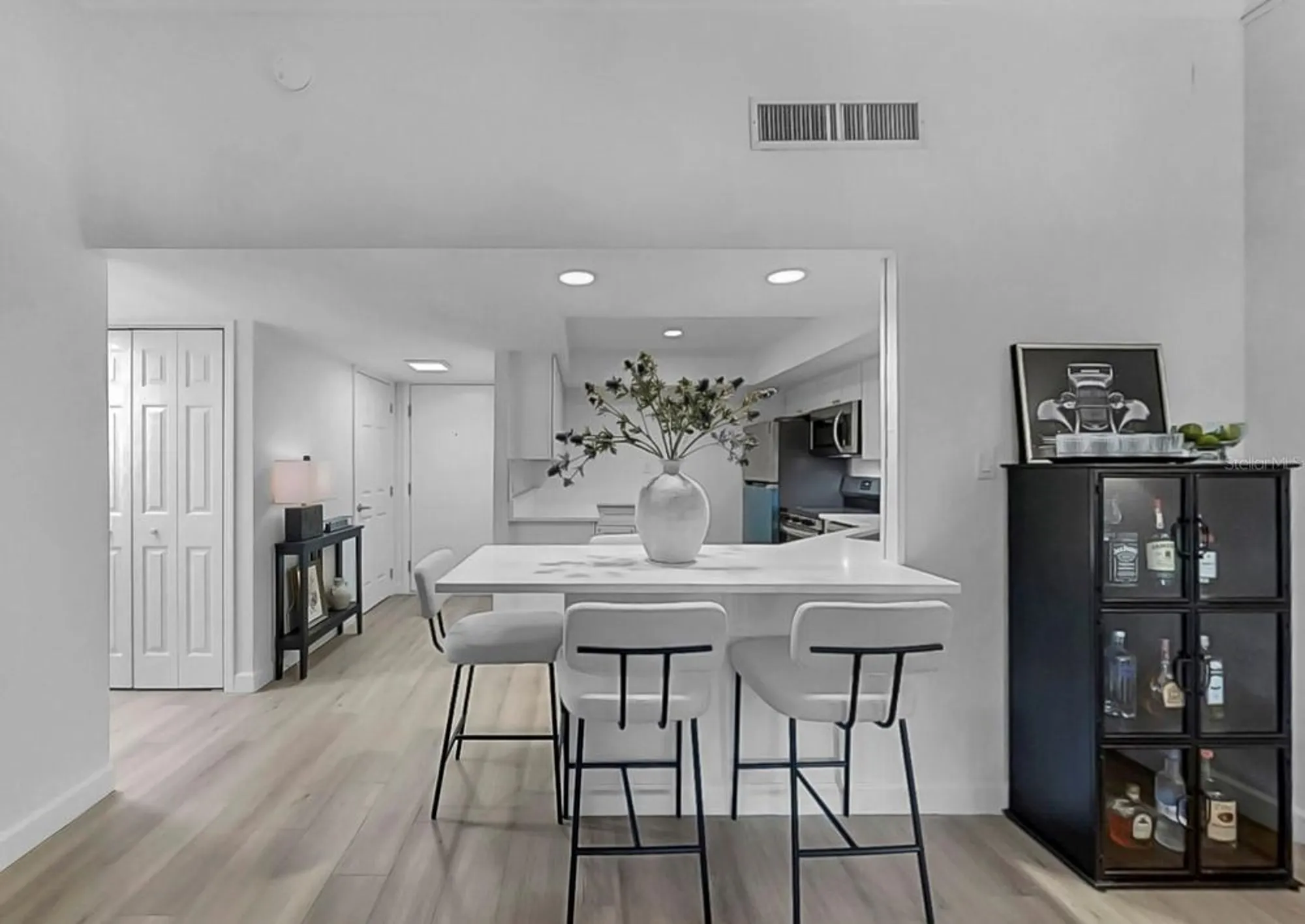 Property Slideshow image 10 of 58 | 7400 sun island dr 105, South Pasadena, FL, 33707