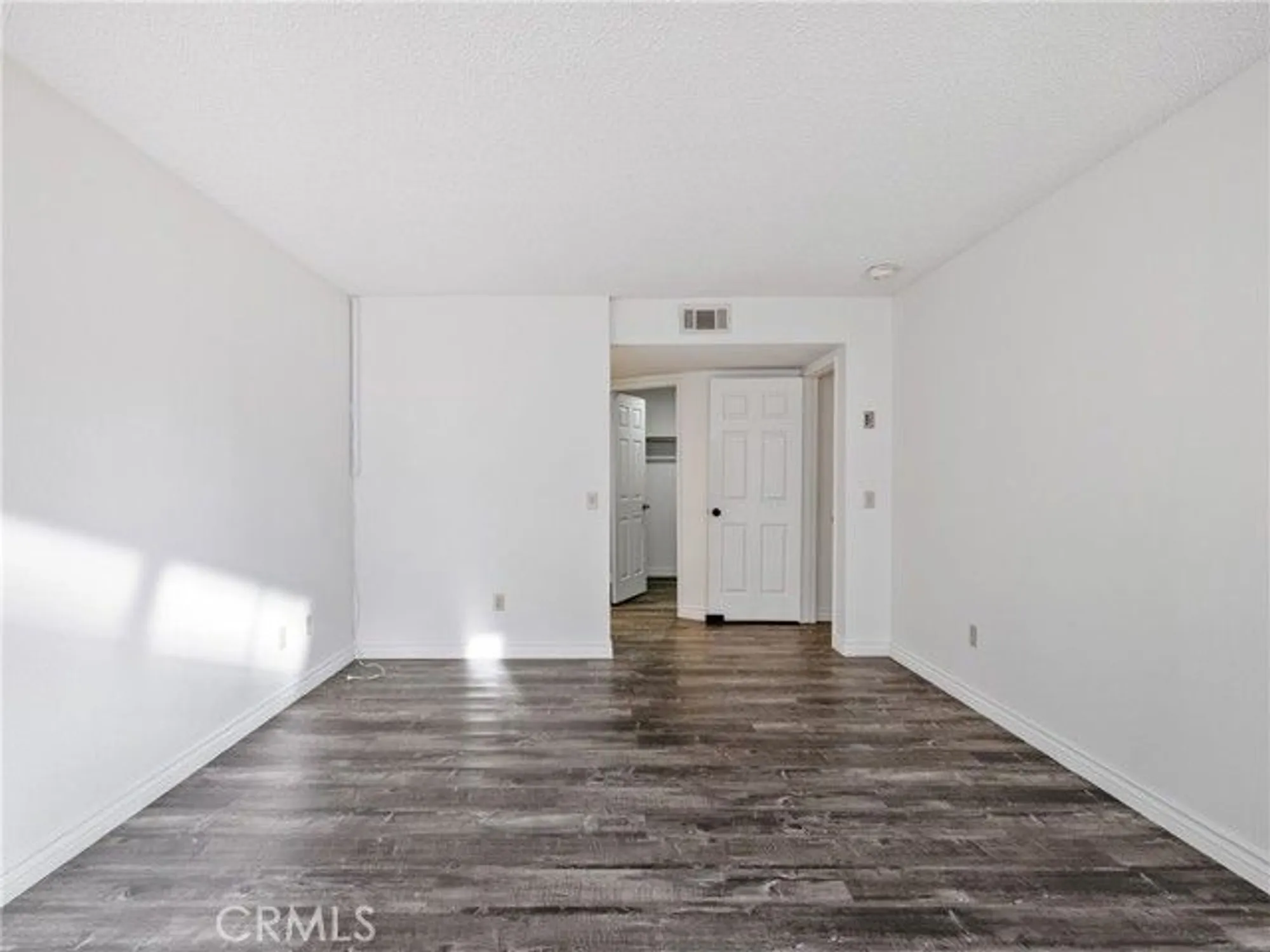 Property Slideshow image 15 of 37 | 19246 pine way, Apple Valley, CA, 92308