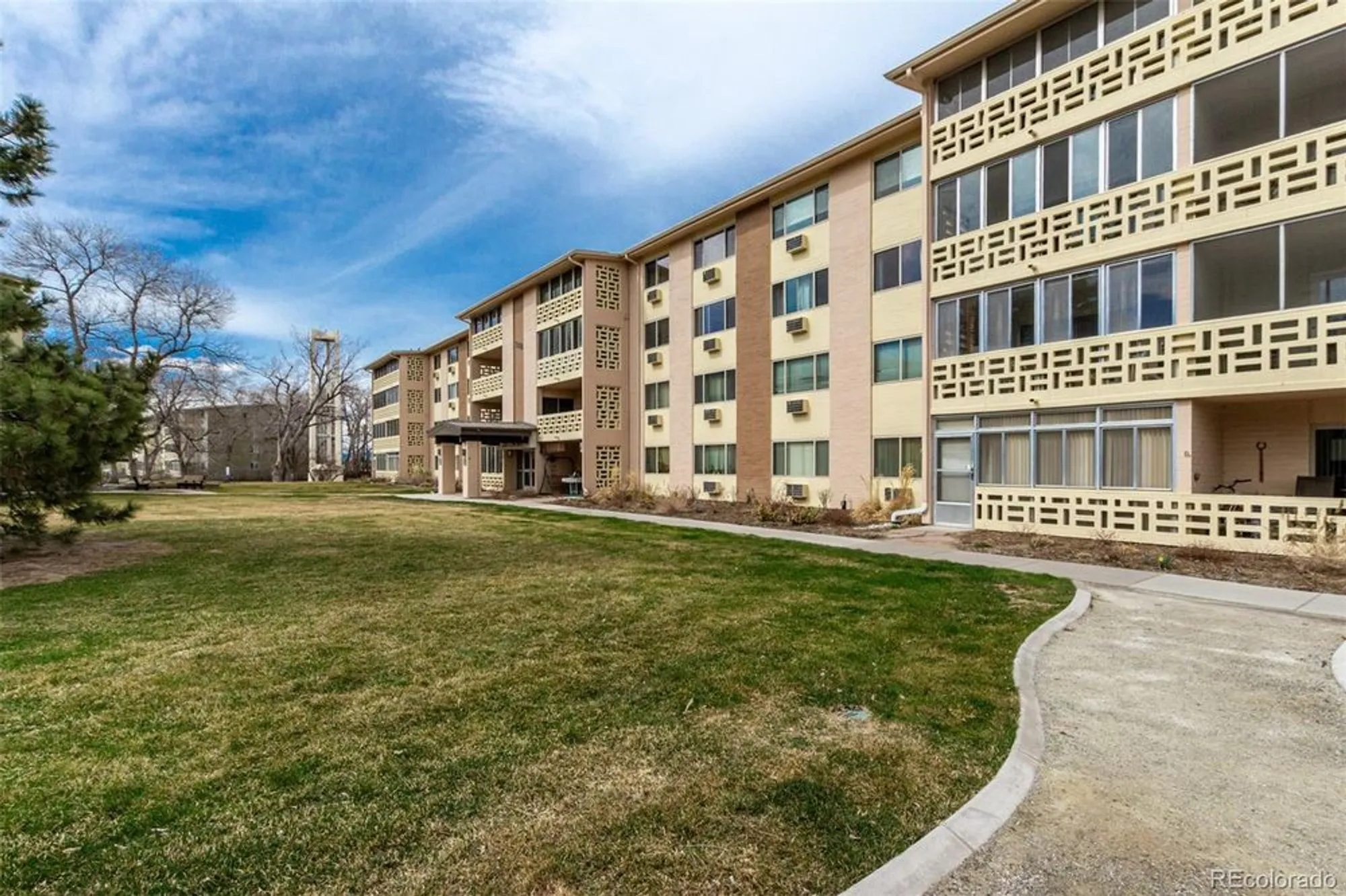 Property Slideshow image 26 of 31 | 300 s clinton st apt 7d, Denver, CO, 80247