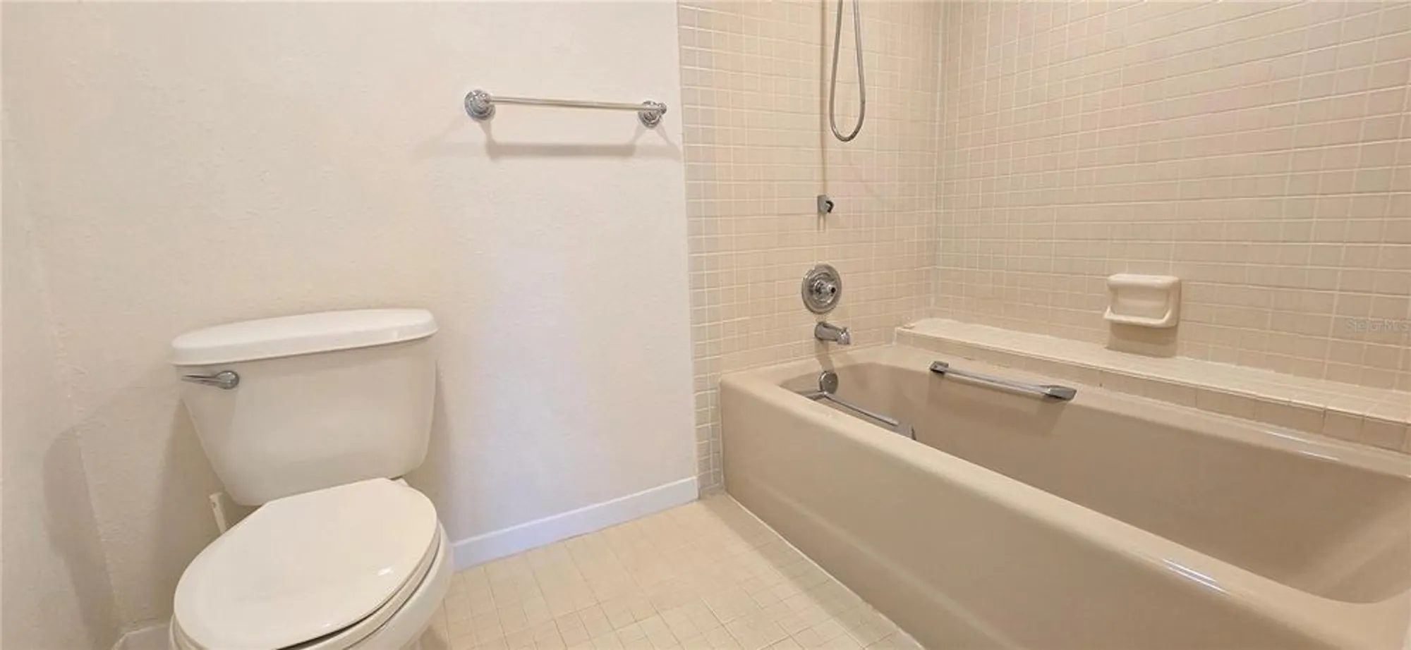 Property Slideshow image 19 of 65 | 3076 eastland blvd 106, Clearwater, FL, 33761
