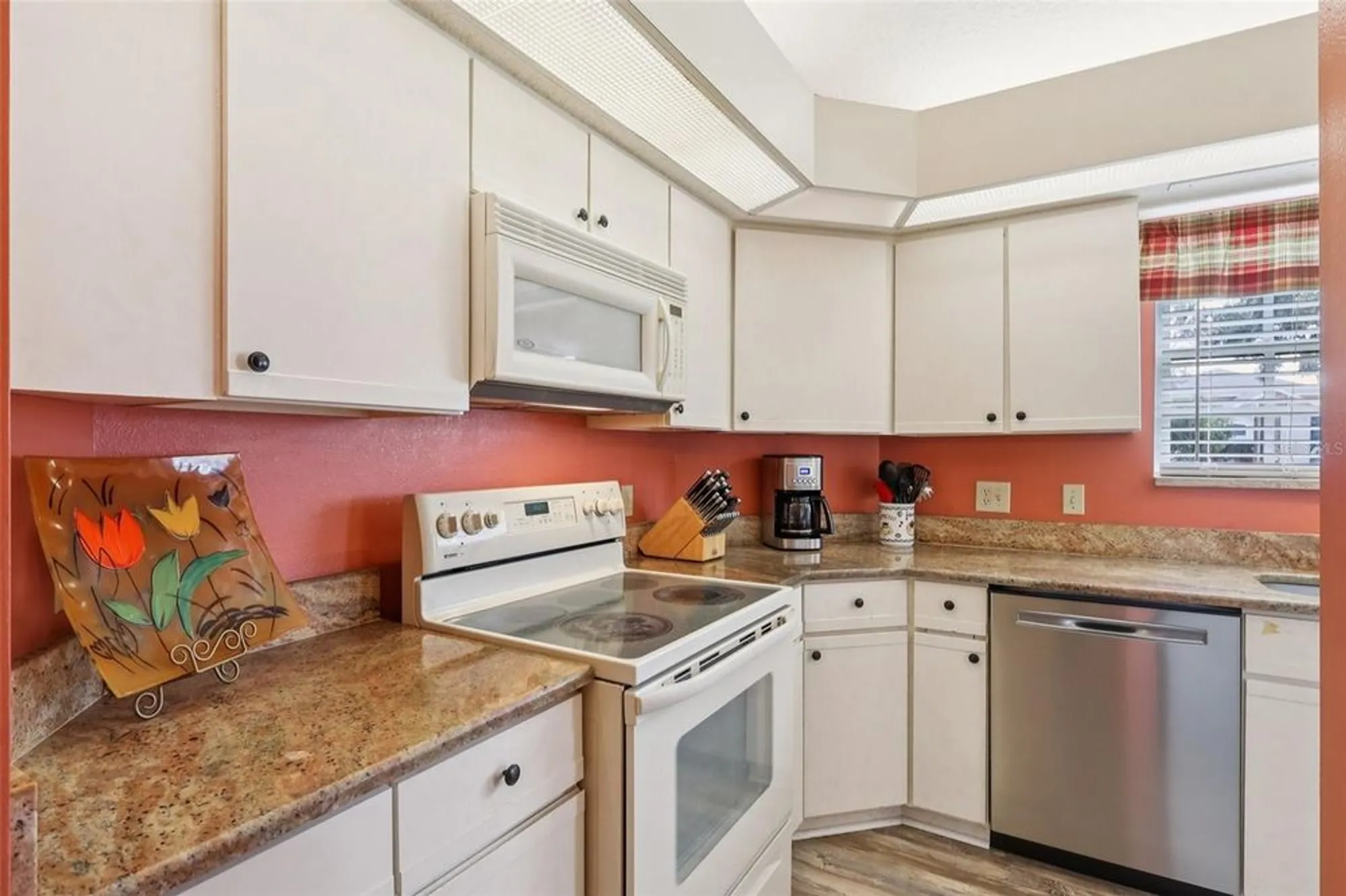 Property Slideshow image 16 of 40 | 100 juniper way, Tavares, FL, 32778