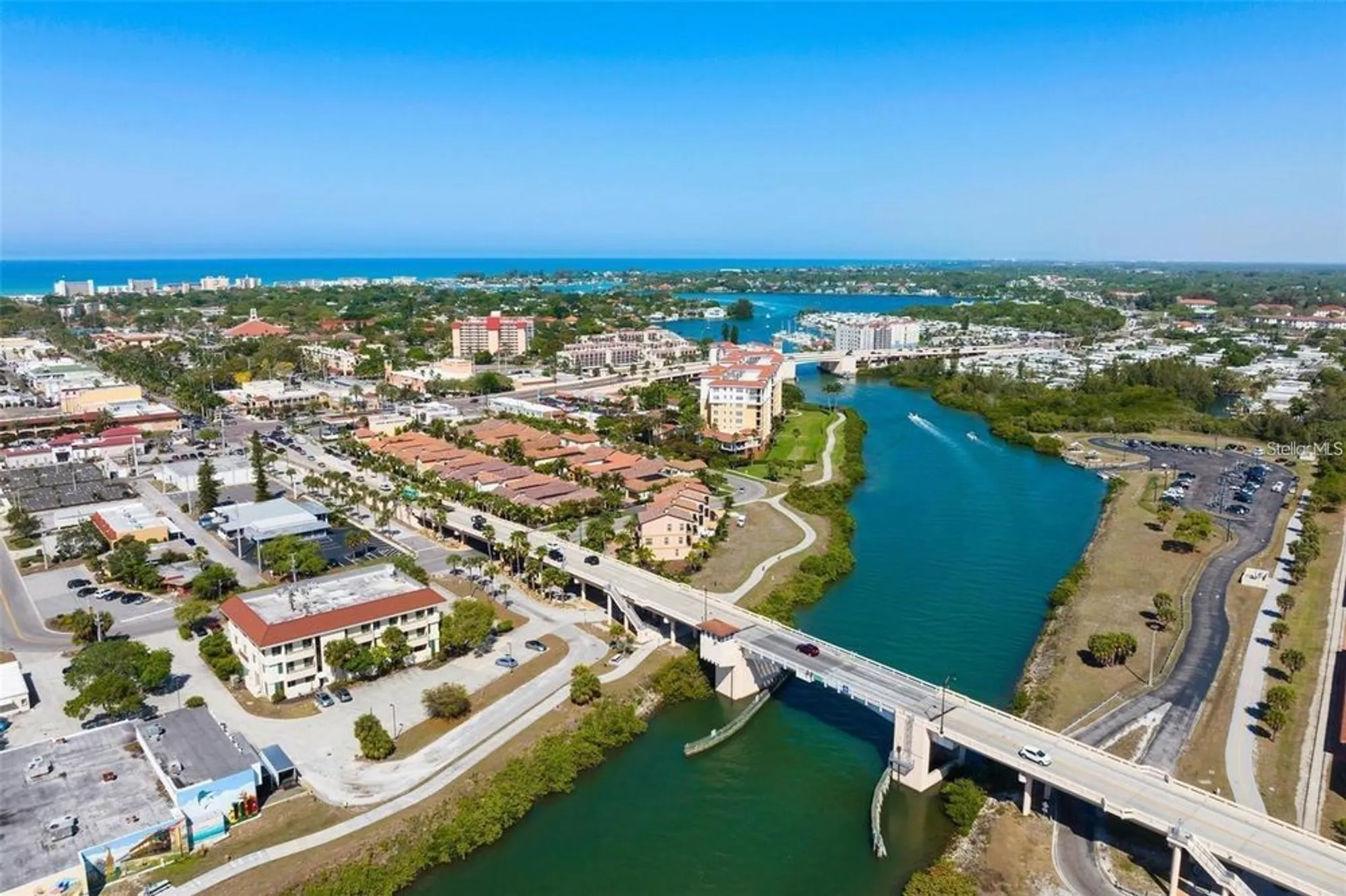 Property Slideshow image 52 of 62 | 214 fair winds dr # 214, Nokomis, FL, 34275
