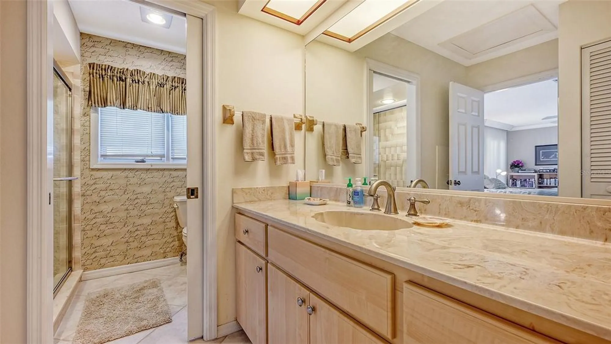 Property Slideshow image 38 of 87 | 5692 country lakes dr, Sarasota, FL, 34243