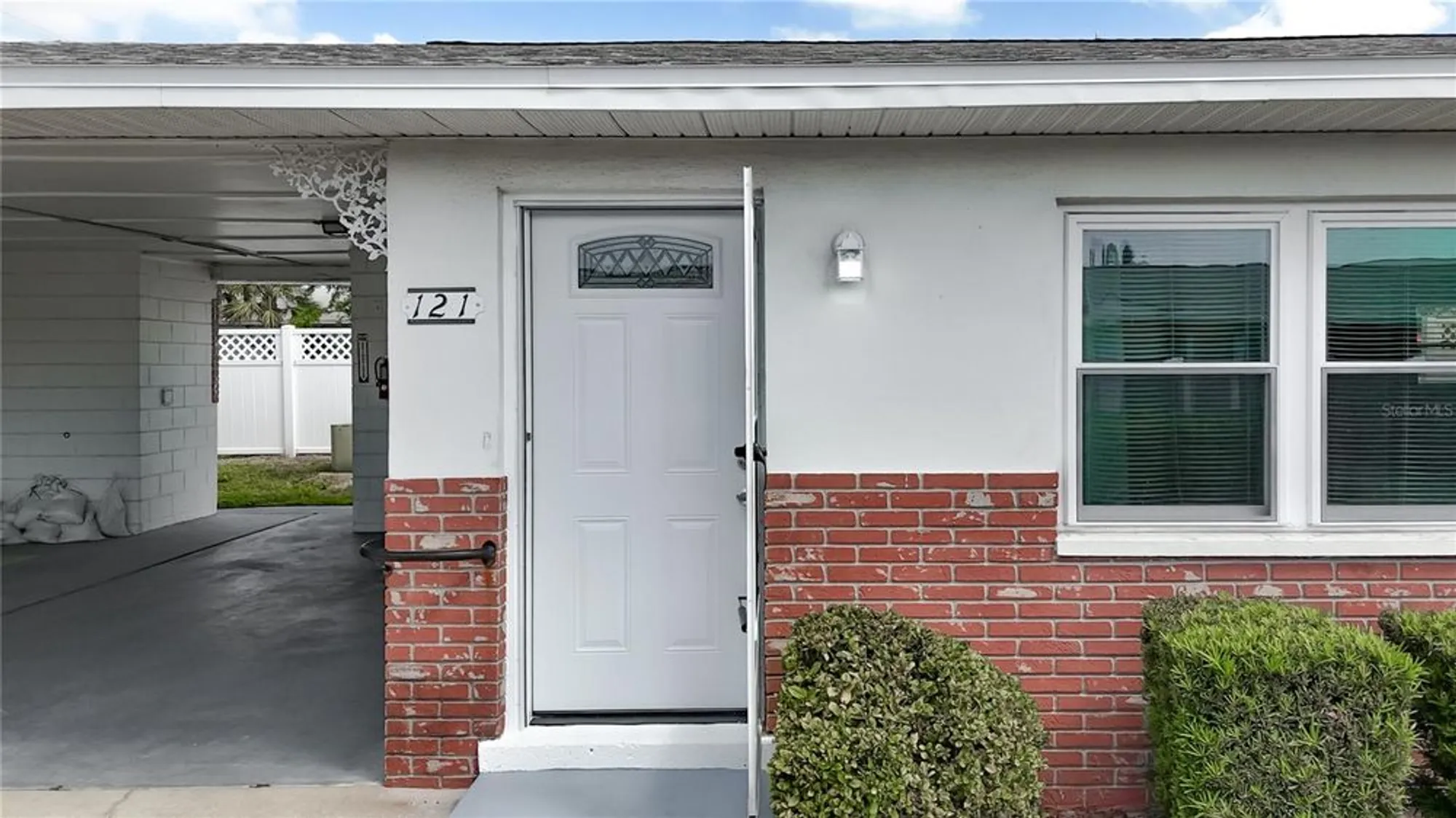 Property Slideshow image 2 of 40 | 12400 park blvd apt 121, Seminole, FL, 33772