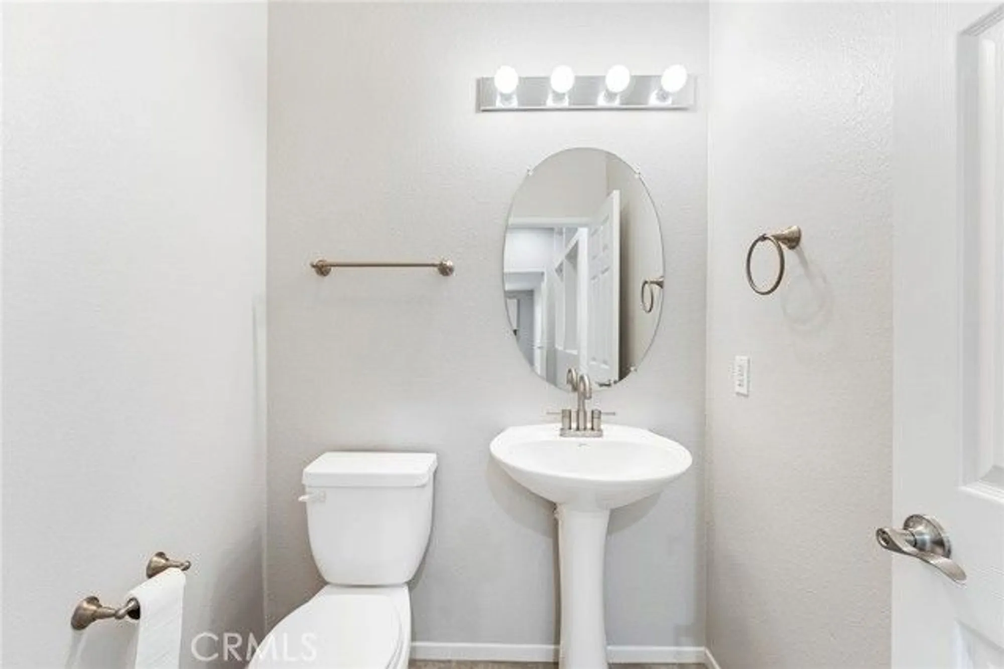 Property Slideshow image 11 of 43 | 28641 coolwater ct, Menifee, CA, 92584