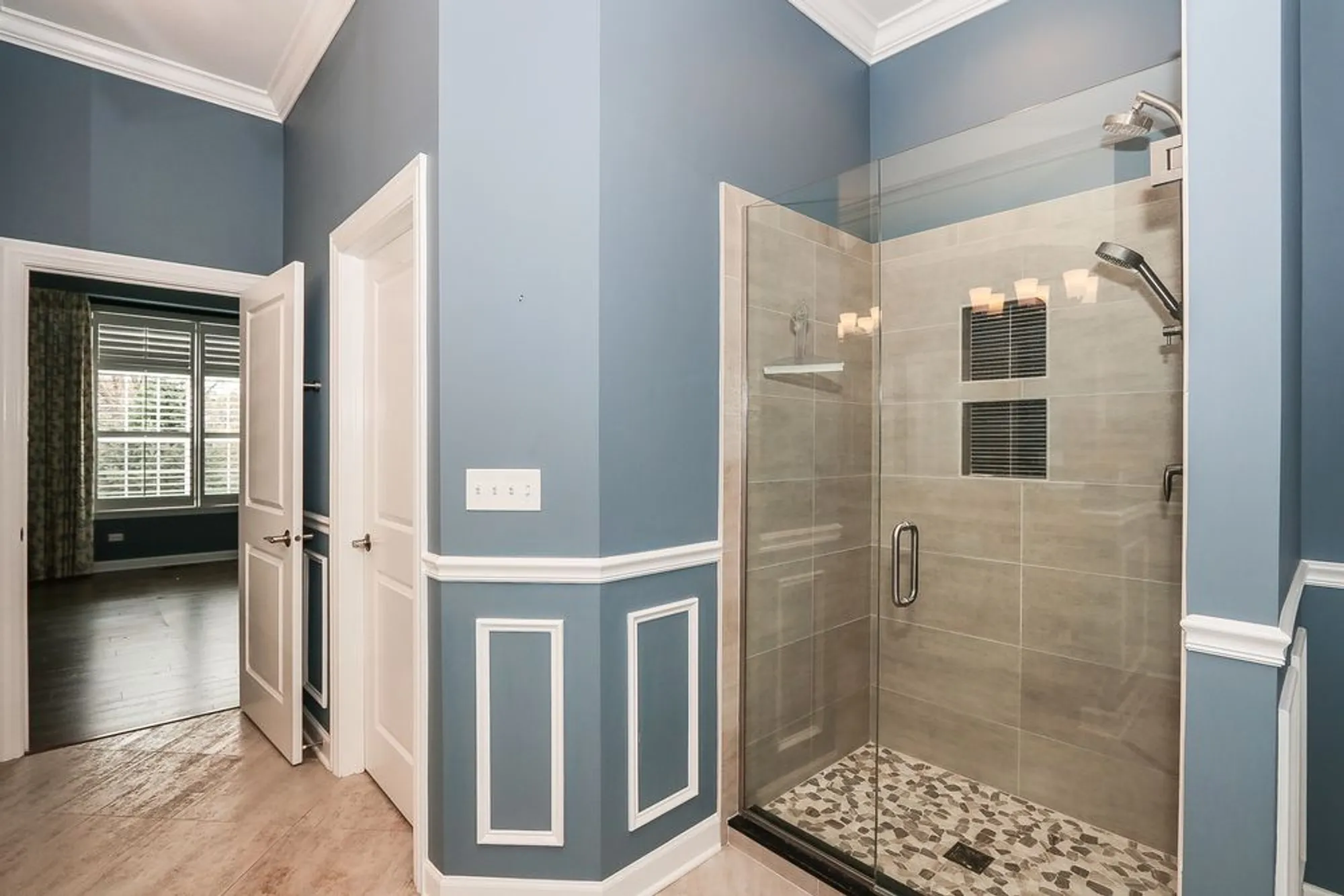 Property Slideshow image 21 of 35 | , Lake In The Hills, IL, 60156