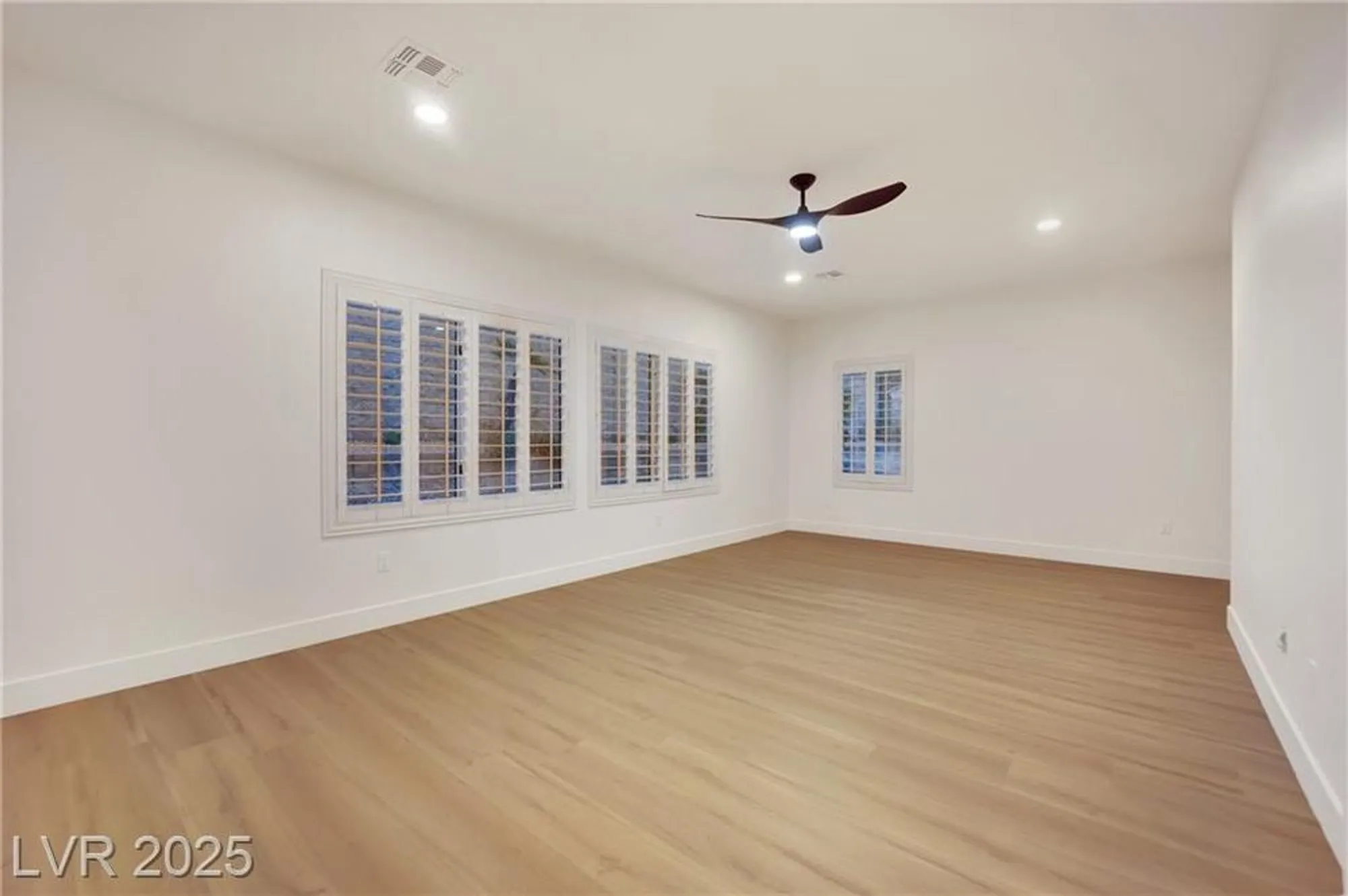 Property Slideshow image 12 of 37 | 1668 wellington springs ave, Henderson, NV, 89052
