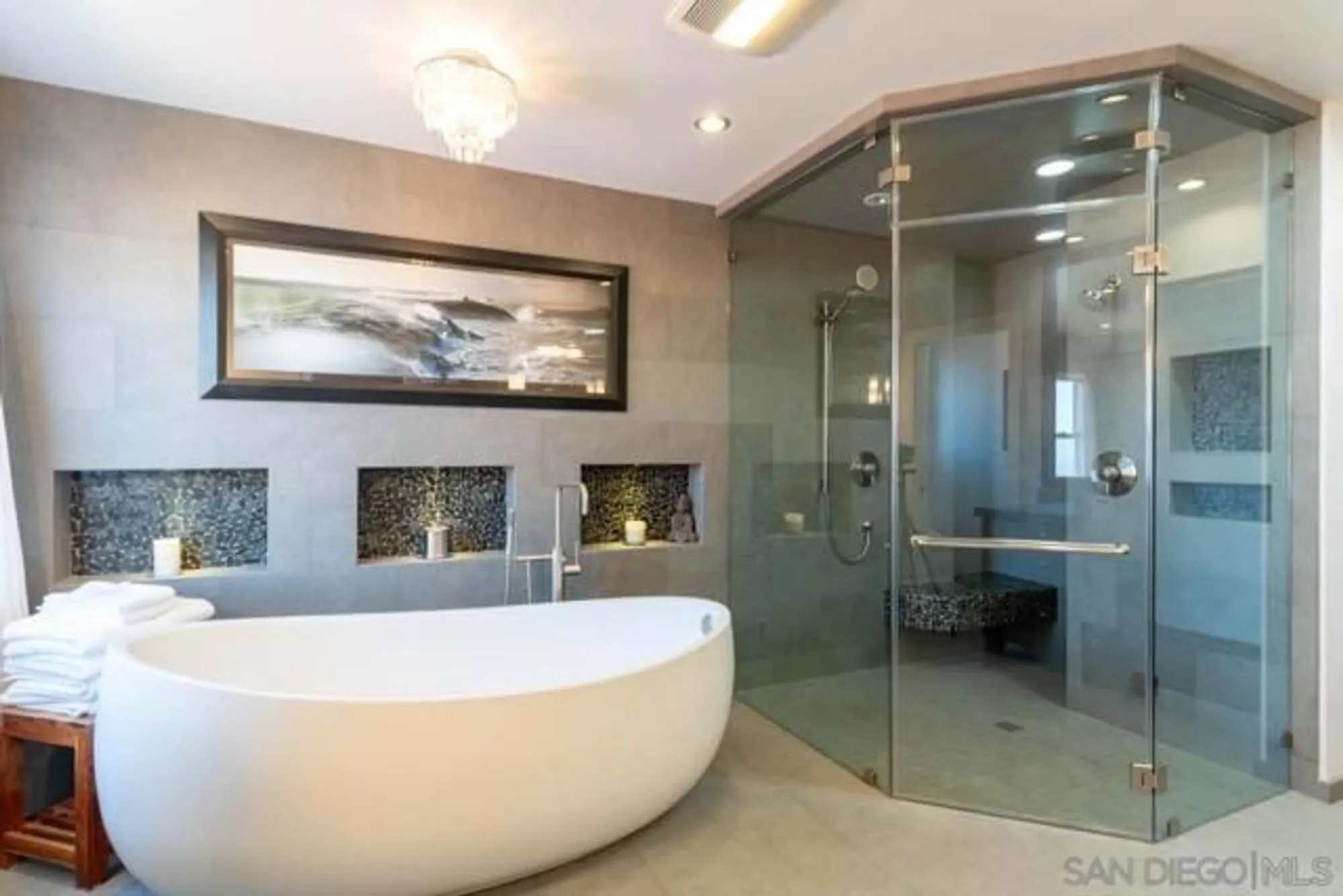 Property Slideshow image 21 of 70 | 907 ridge heights dr, Fallbrook, CA, 92028