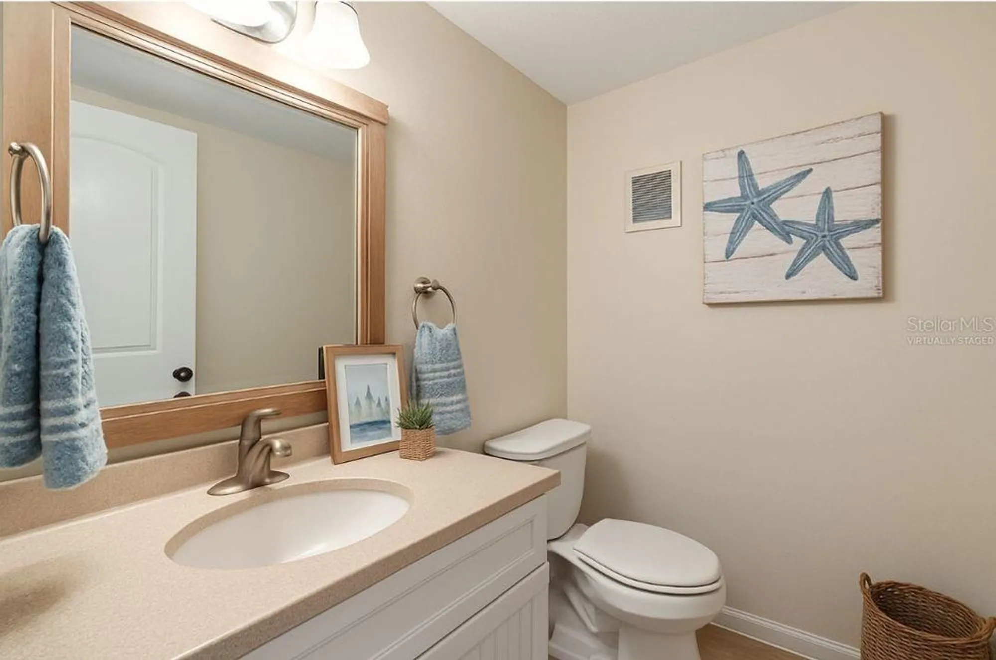 Property Slideshow image 7 of 37 | 2192 swedish dr apt 10, Clearwater, FL, 33763