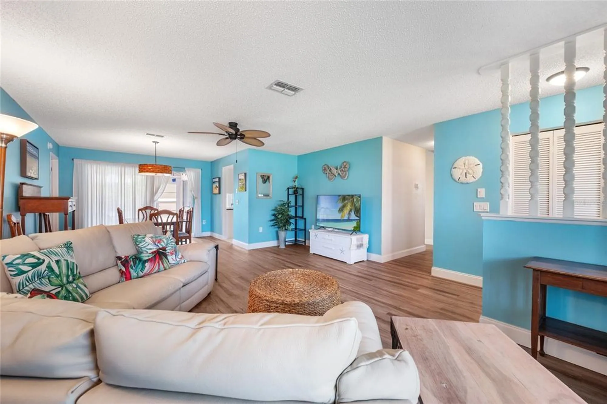 Property Slideshow image 9 of 50 | 3948 tarpon pointe cir, Palm Harbor, FL, 34684