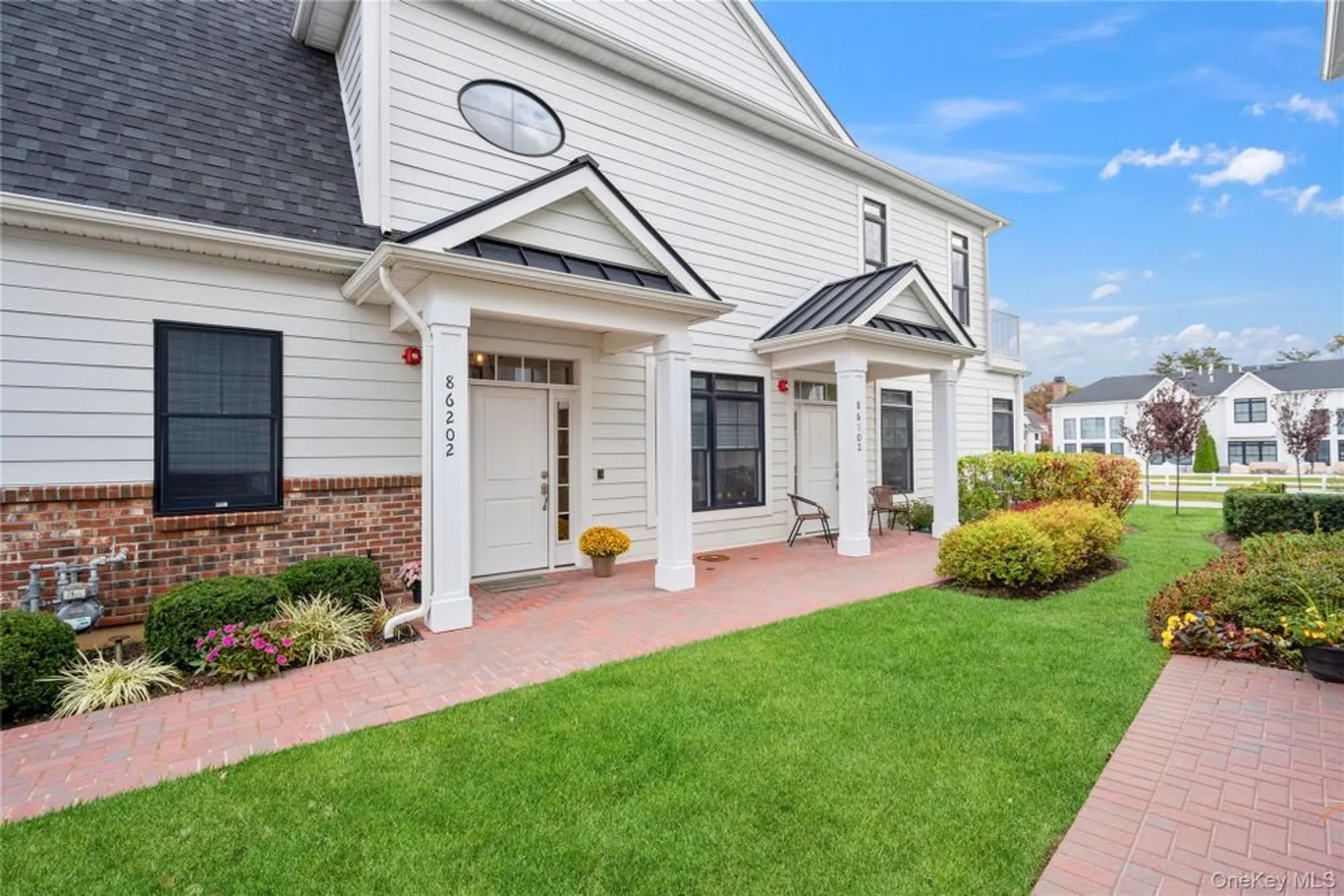 Property Slideshow image 2 of 29 | 86202 spruce pond cir # 744, Plainview, NY, 11803