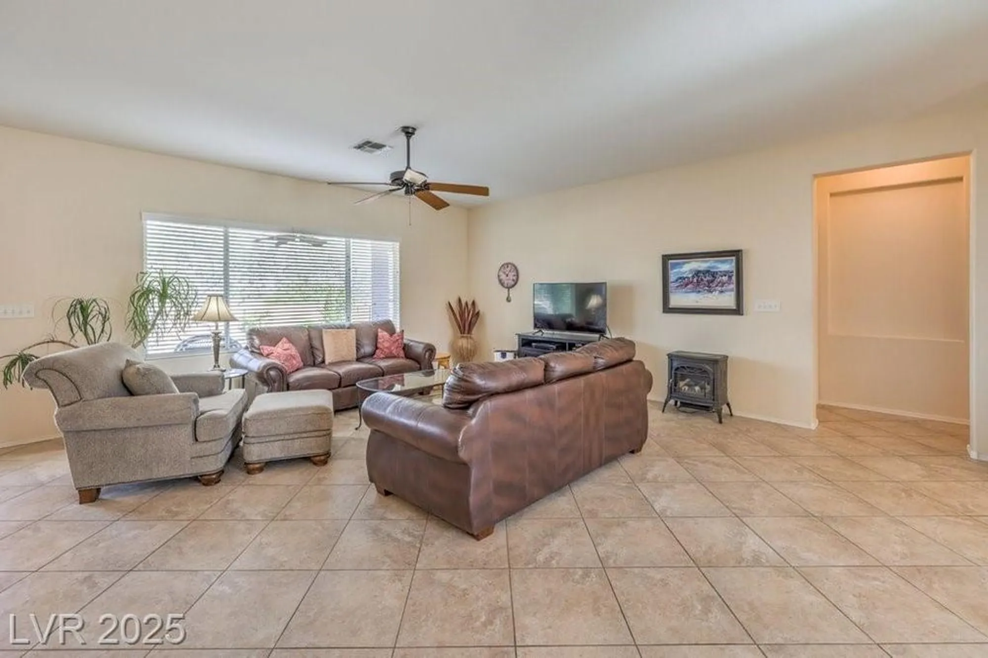 Property Slideshow image 23 of 72 | 2095 colvin run dr, Henderson, NV, 89052