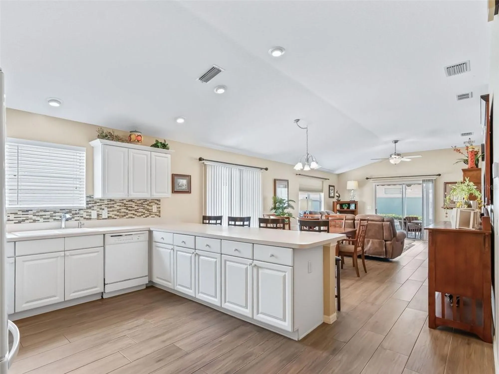 Property Slideshow image 7 of 40 | 978 smyrna st, The Villages, FL, 32162