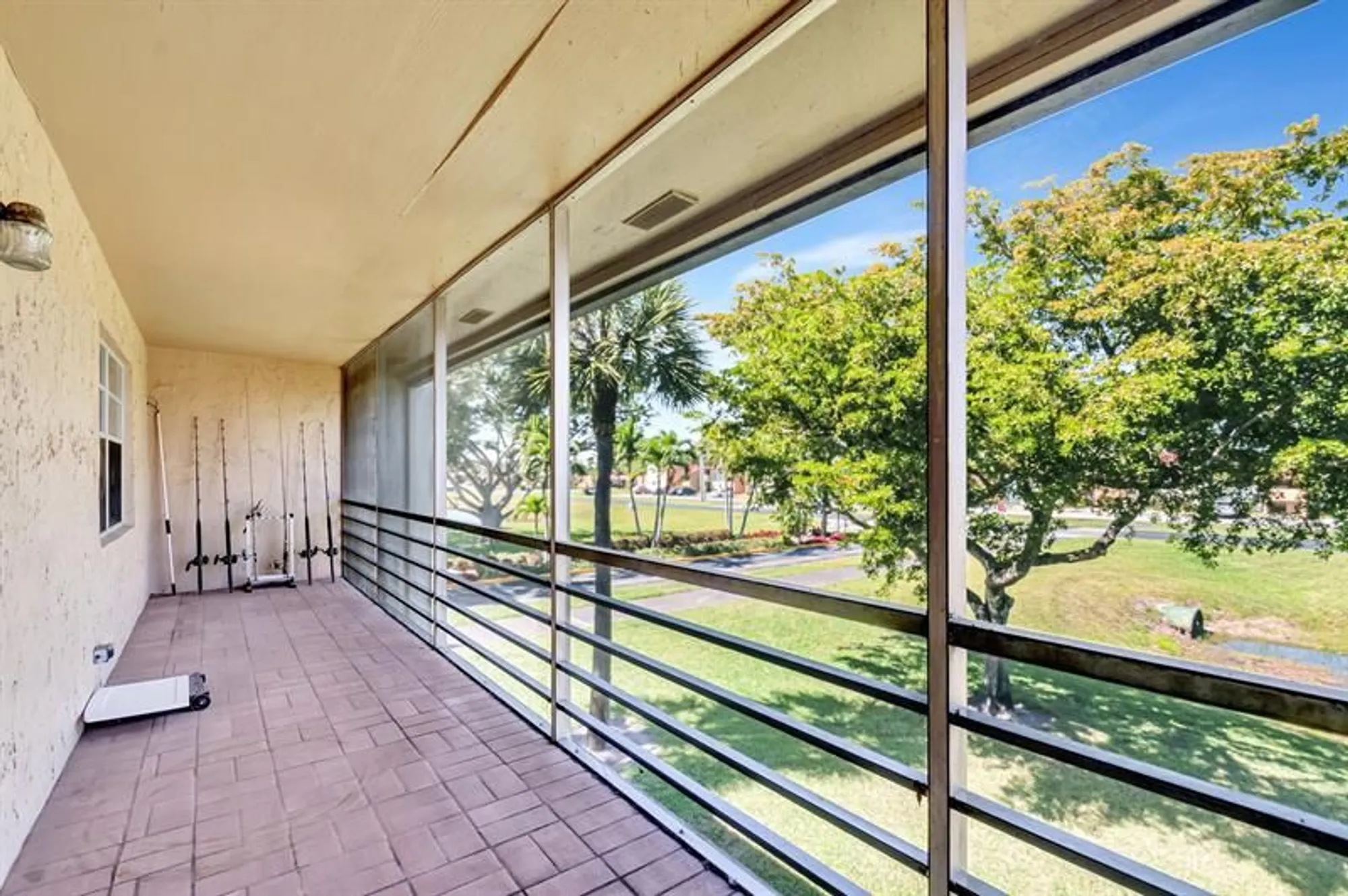 Property Slideshow image 14 of 67 | 100 lake meryl dr 201, West Palm Beach, FL, 33411