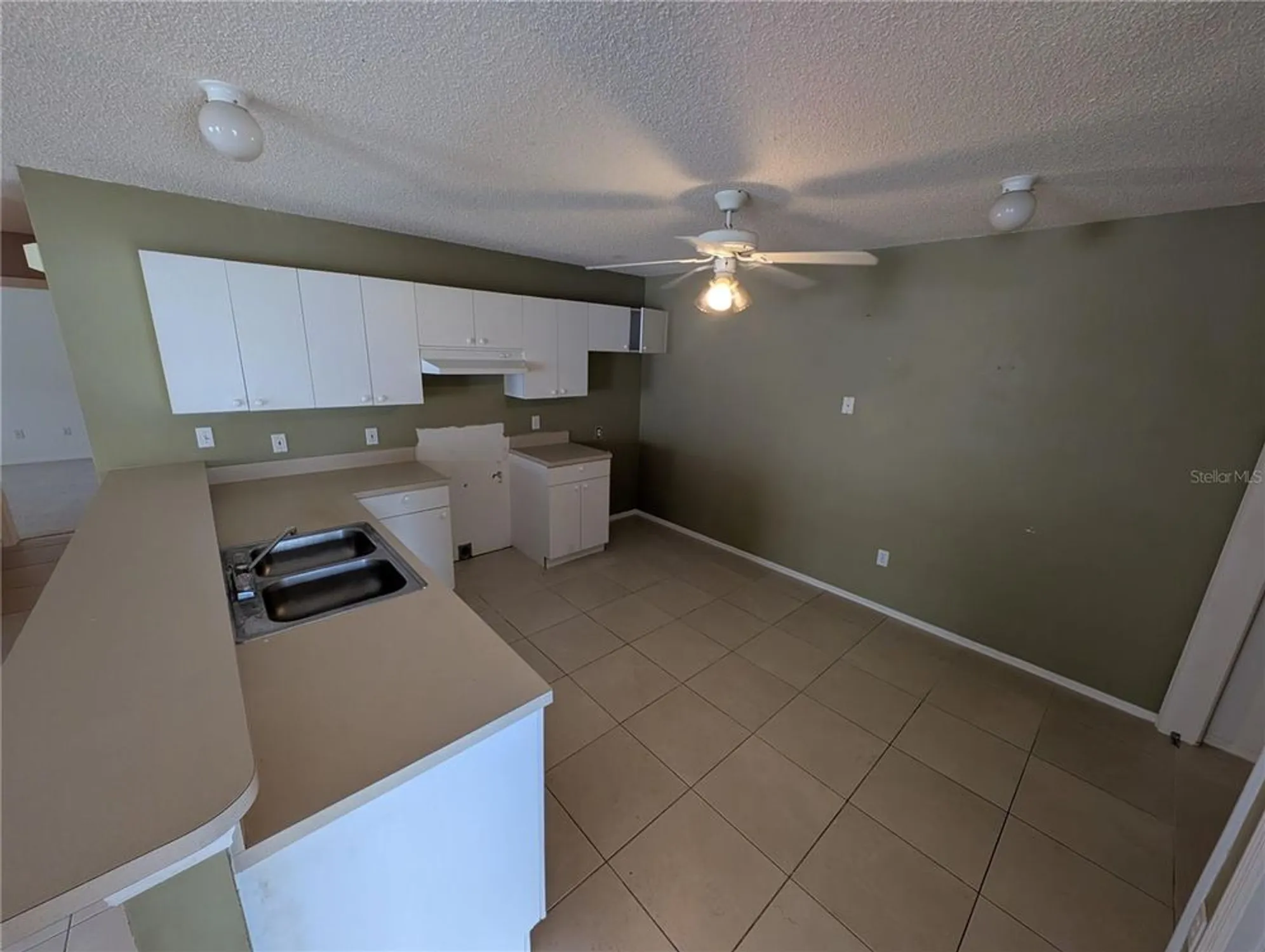 Property Slideshow image 17 of 20 | 1651 duran dr, The Villages, FL, 32162