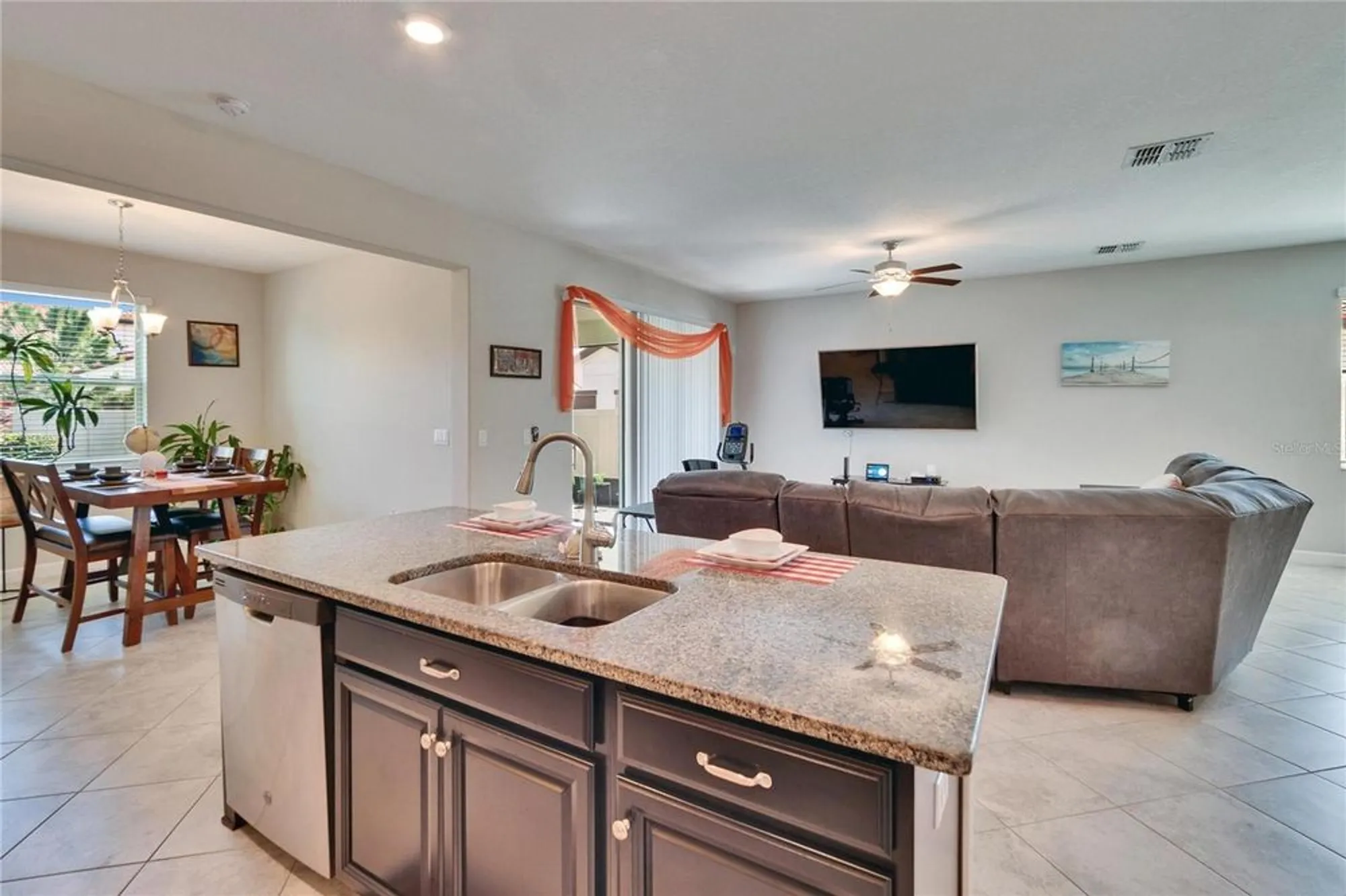 Property Slideshow image 20 of 98 | 16868 scuba crest st, Wimauma, FL, 33598