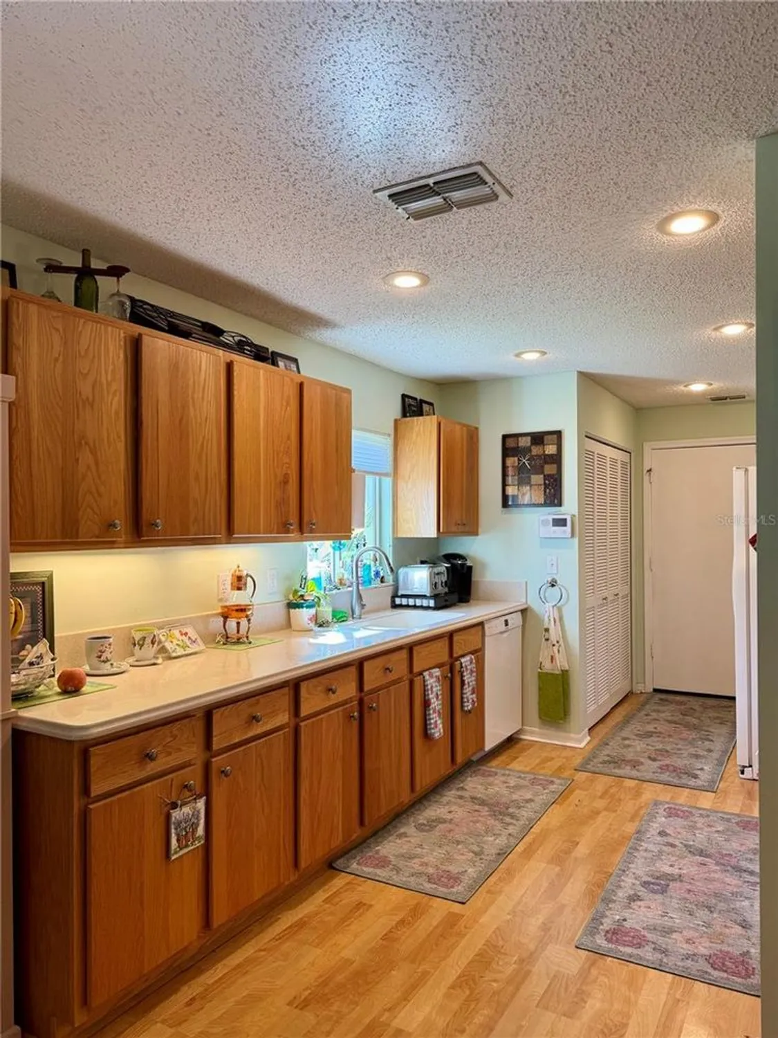 Property Slideshow image 13 of 24 | 2305 olive branch dr, Sun City Center, FL, 33573