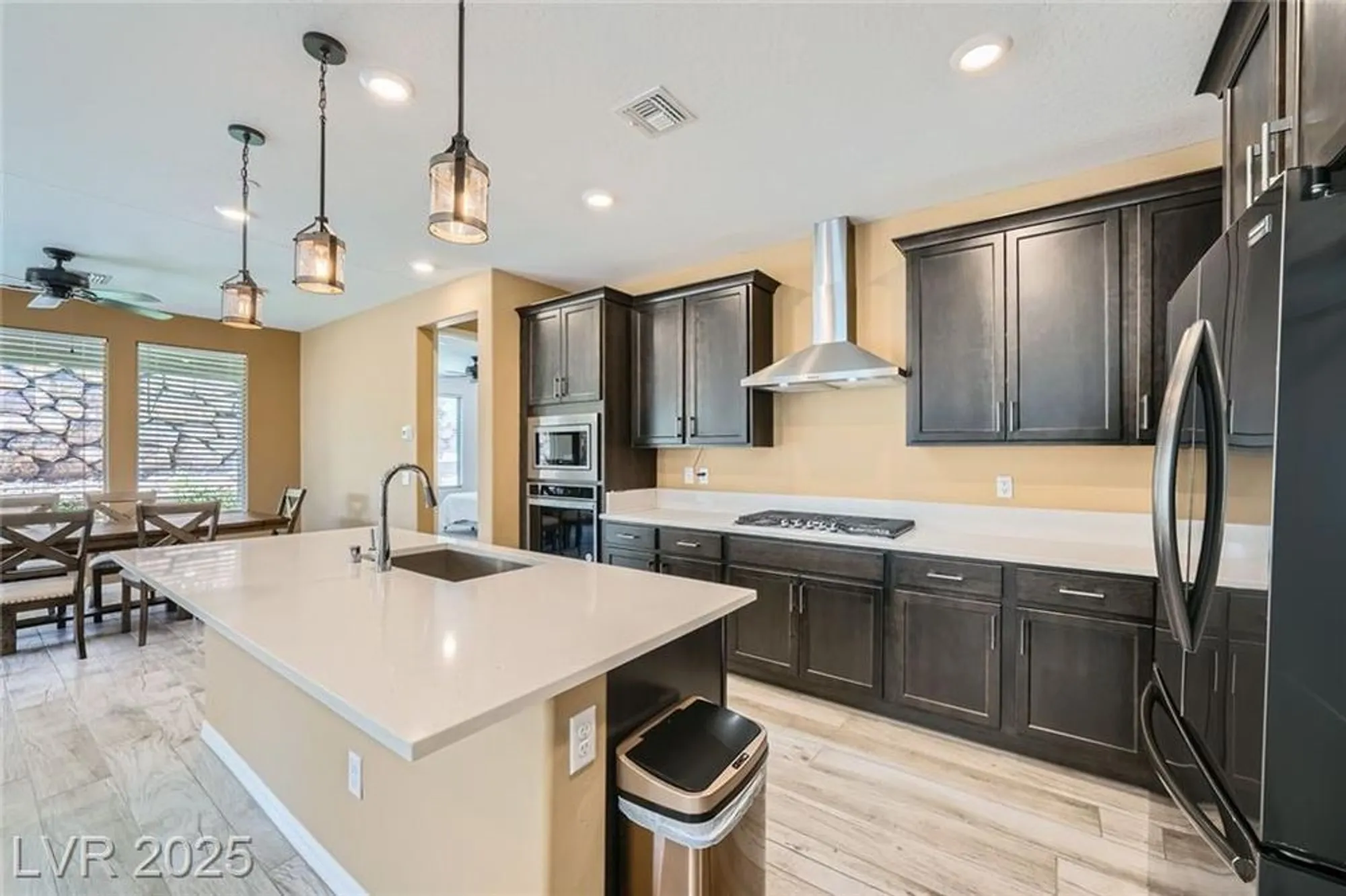 Property Slideshow image 10 of 36 | 243 sun glaze ave, Henderson, NV, 89011