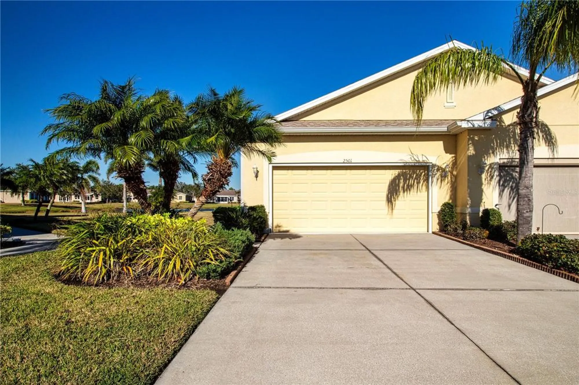 Property Slideshow image 2 of 59 | 2501 sapphire greens ln, Sun City Center, FL, 33573