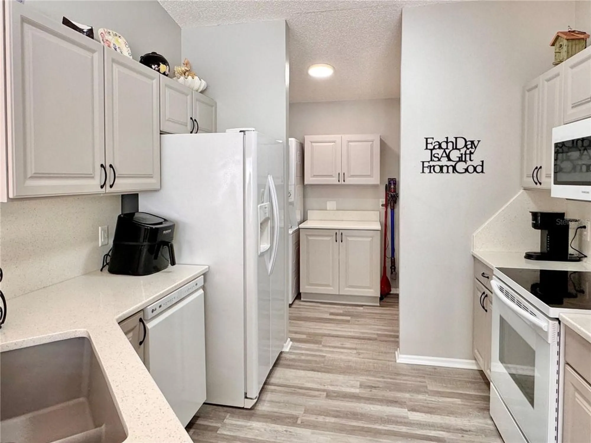 Property Slideshow image 13 of 28 | 2507 everwood ct, The Villages, FL, 32162