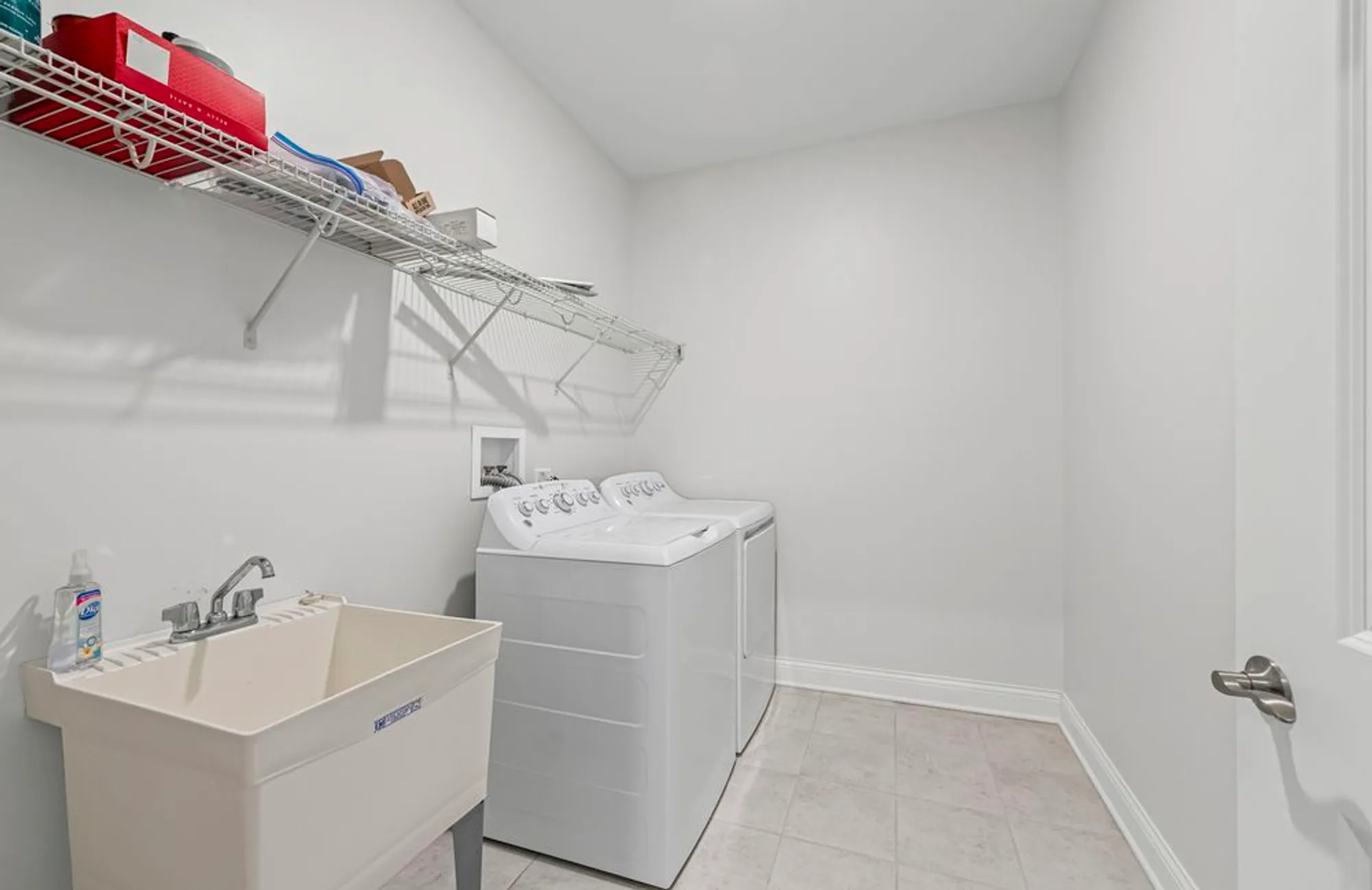 Property Slideshow image 19 of 29 | 1117 black cherry dr, Crystal Lake, IL, 60012