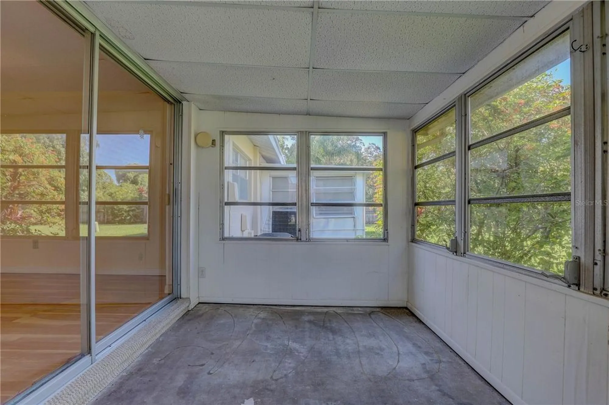 Property Slideshow image 17 of 28 | 864 lake haven rd, Dunedin, FL, 34698